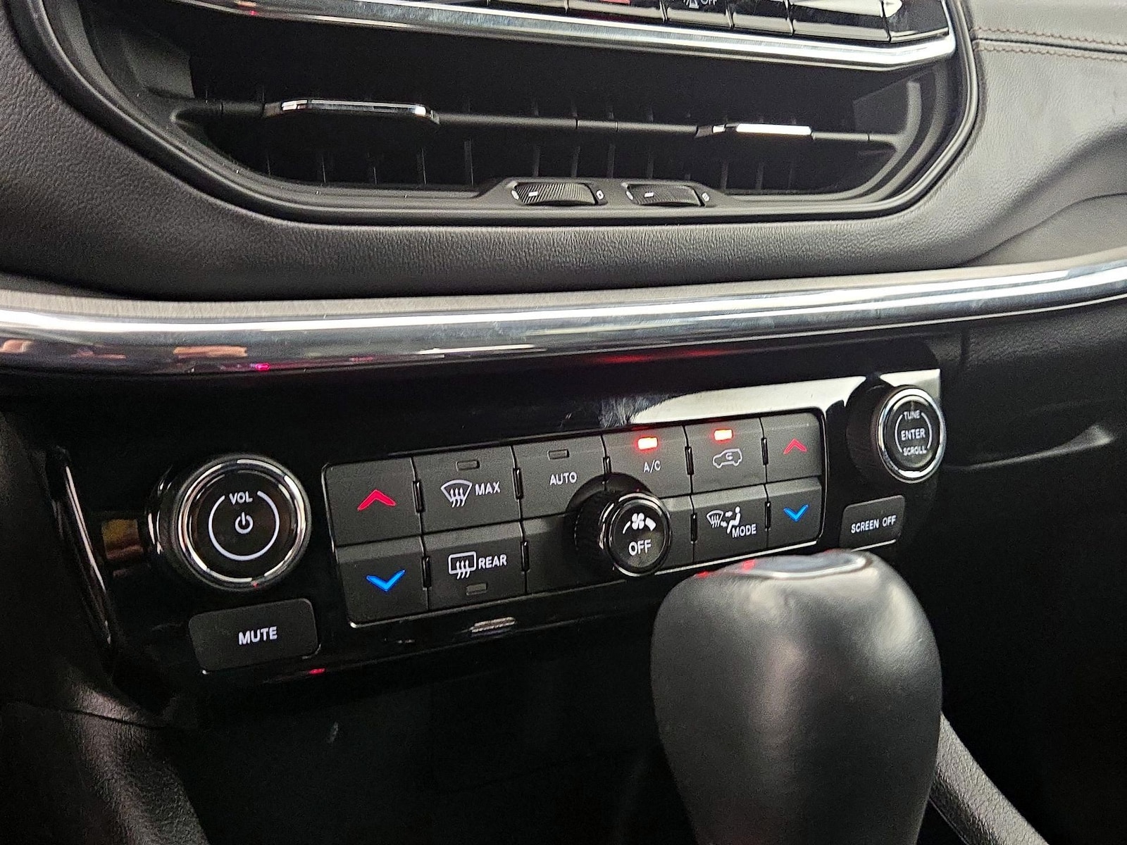 2022 Jeep Compass (RED) Edition - Photo 17