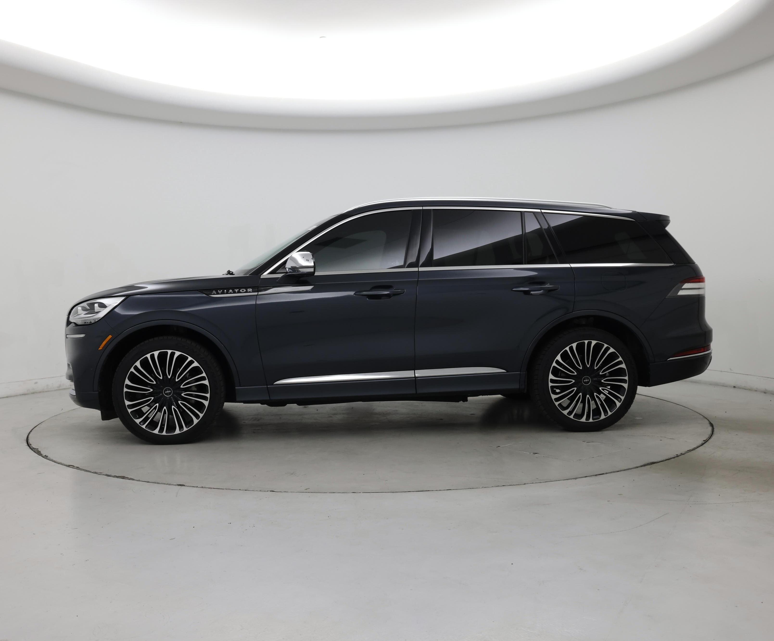 Thumbnail: 2021 Lincoln Aviator - 3