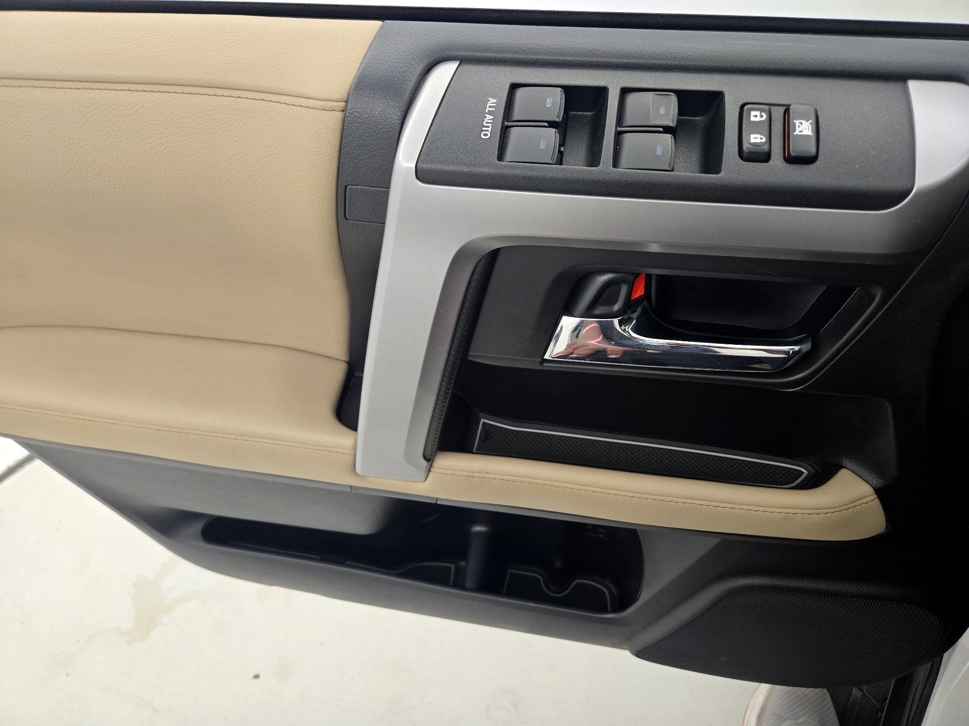 Thumbnail: 2020 Toyota 4Runner - 12