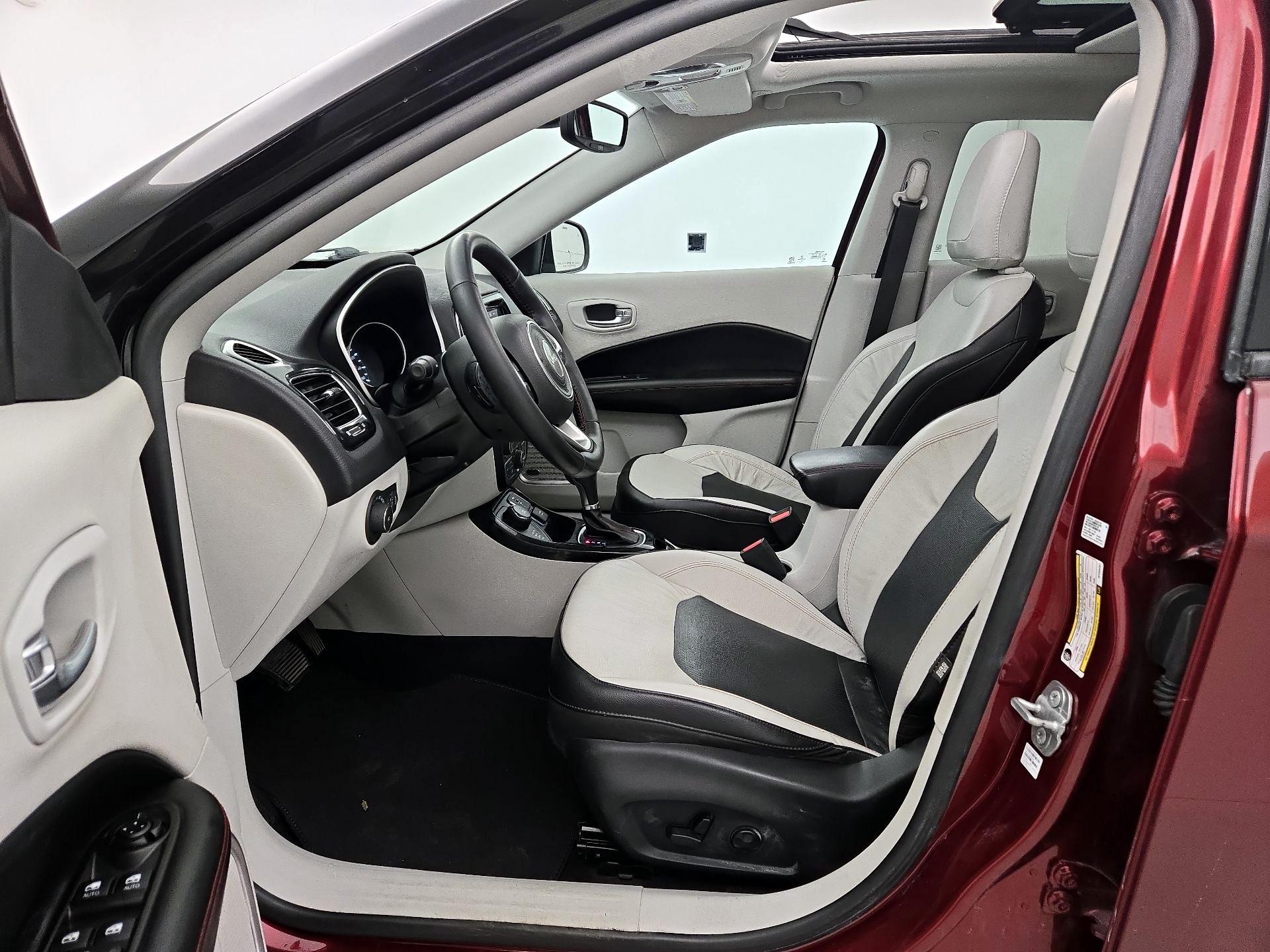 Thumbnail: 2021 Jeep Compass - 11