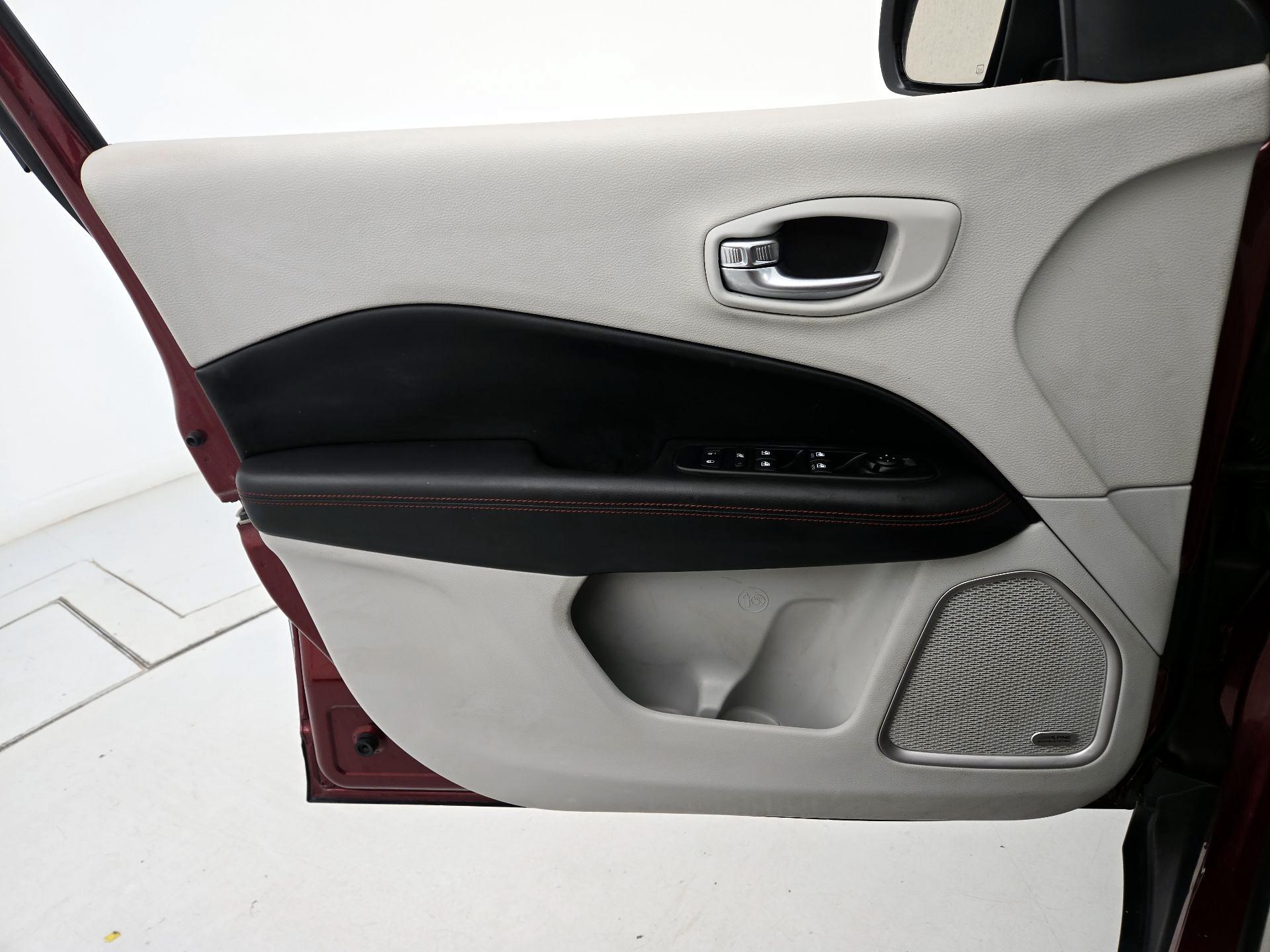 Thumbnail: 2021 Jeep Compass - 12