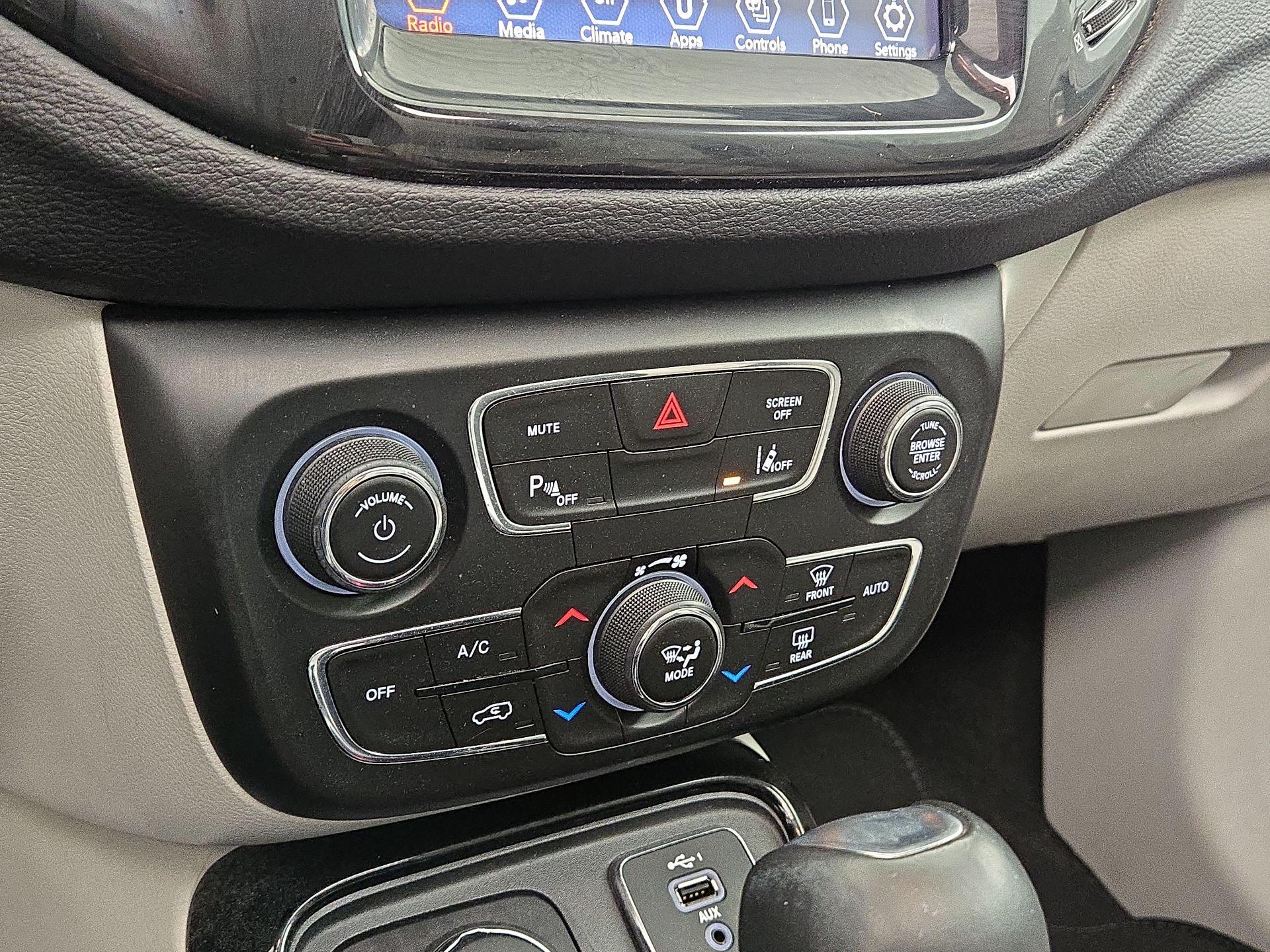 Thumbnail: 2021 Jeep Compass - 16