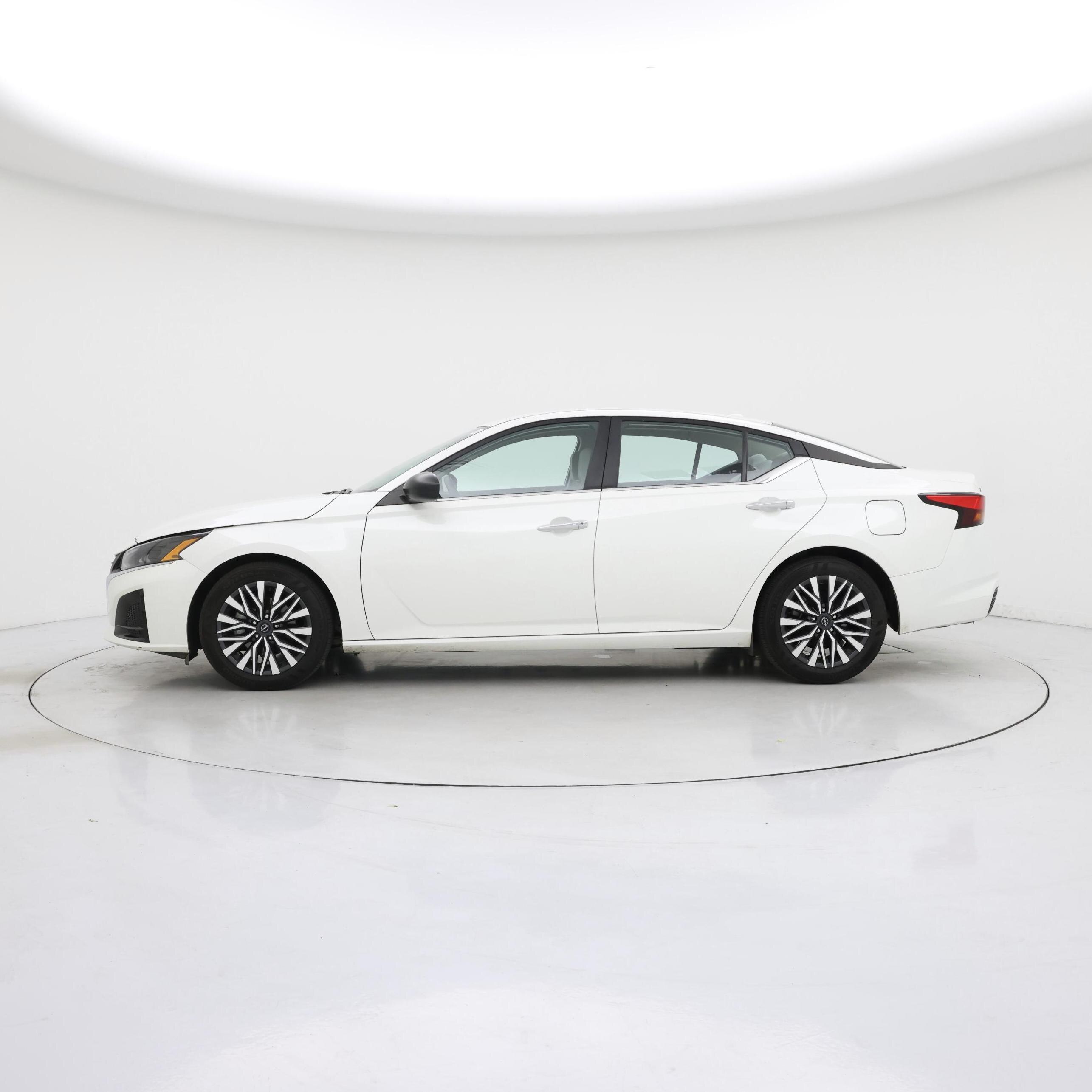 Thumbnail: 2025 Nissan Altima - 3