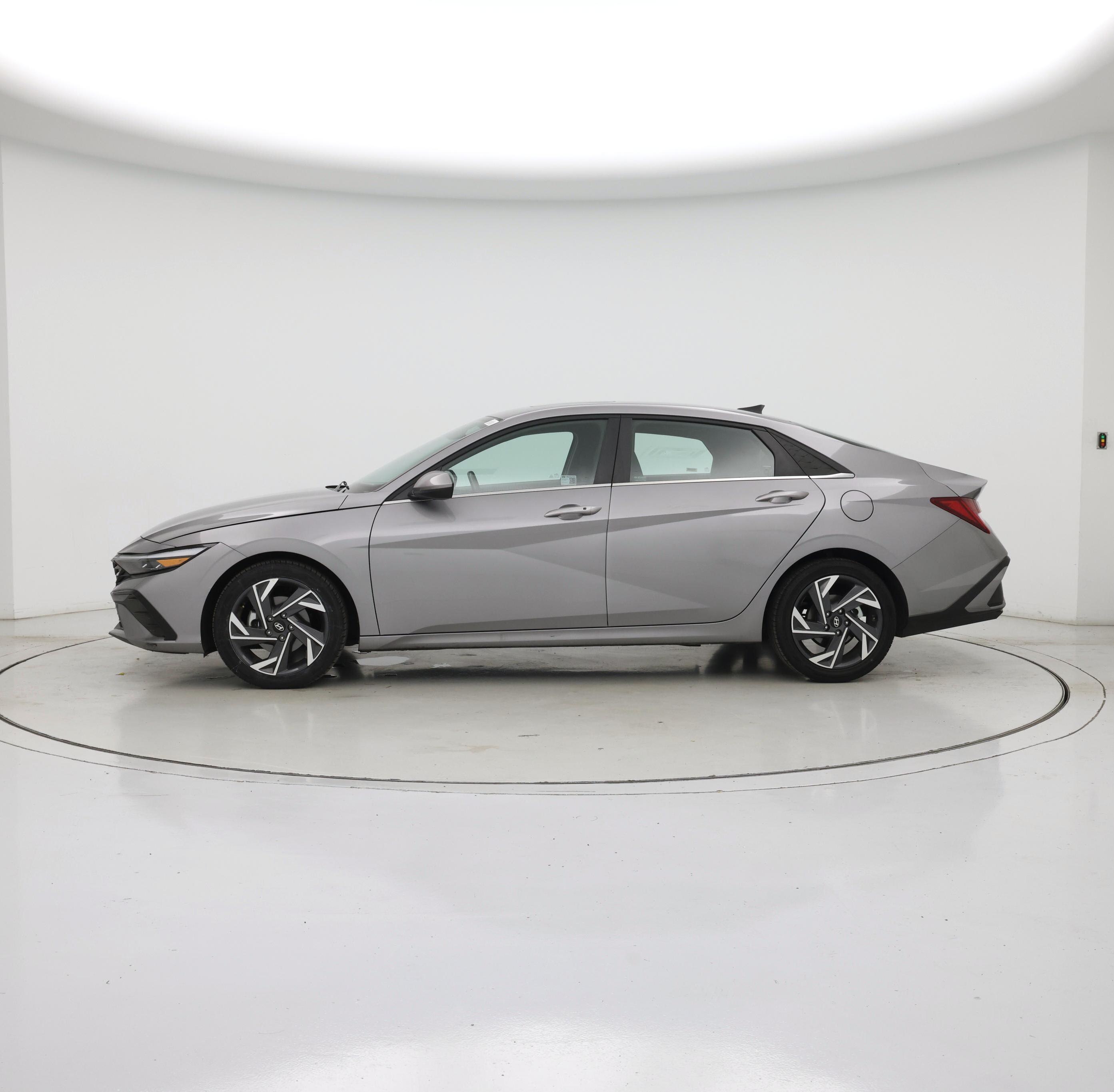 Thumbnail: 2025 Hyundai Elantra - 3