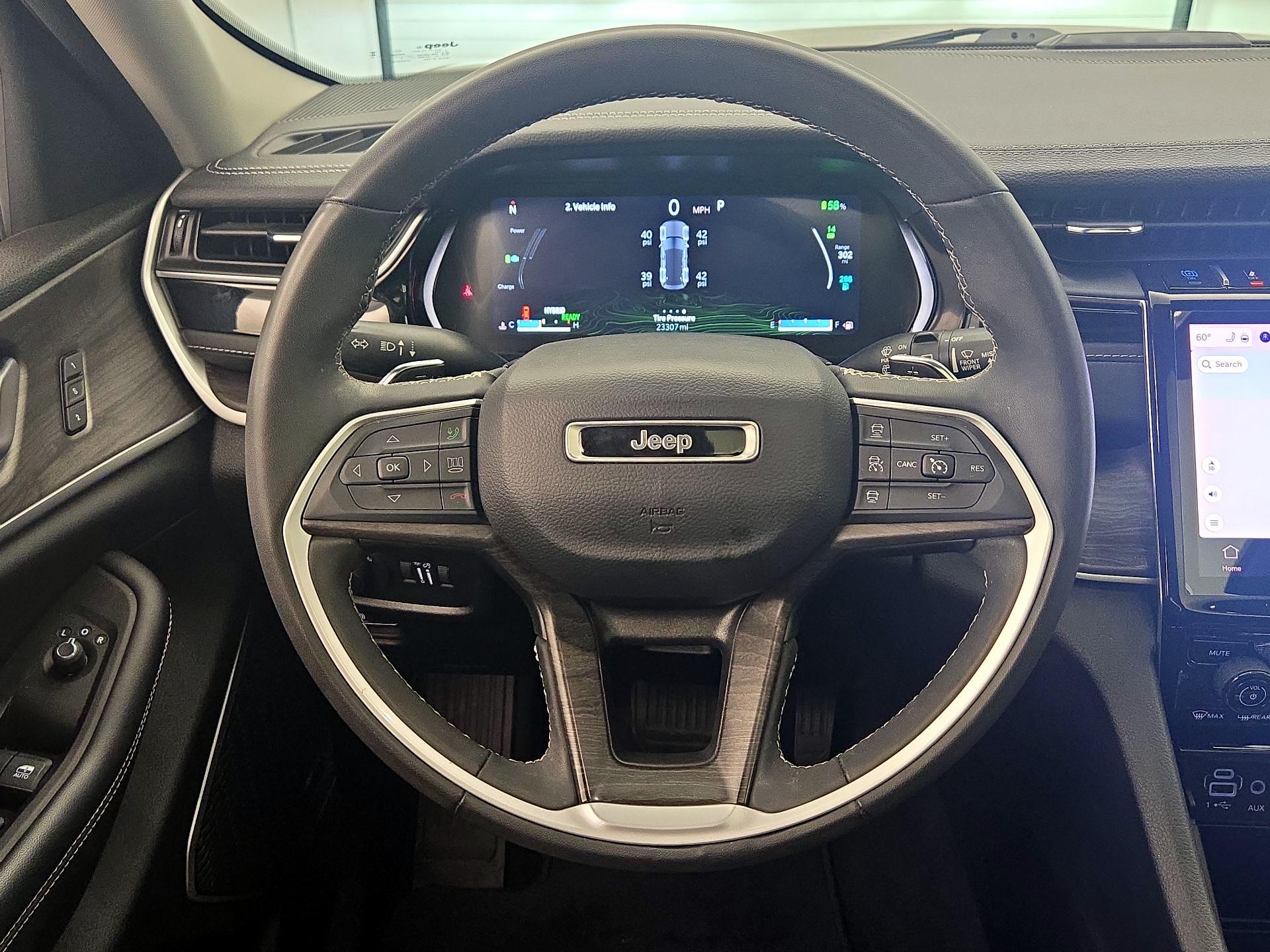 Thumbnail: 2023 Jeep Grand Cherokee - 10