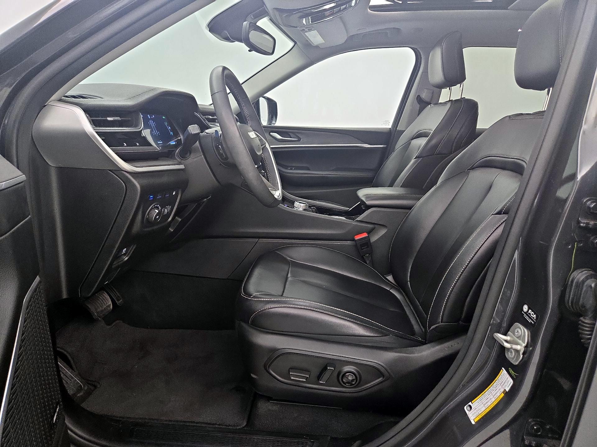 Thumbnail: 2023 Jeep Grand Cherokee - 11