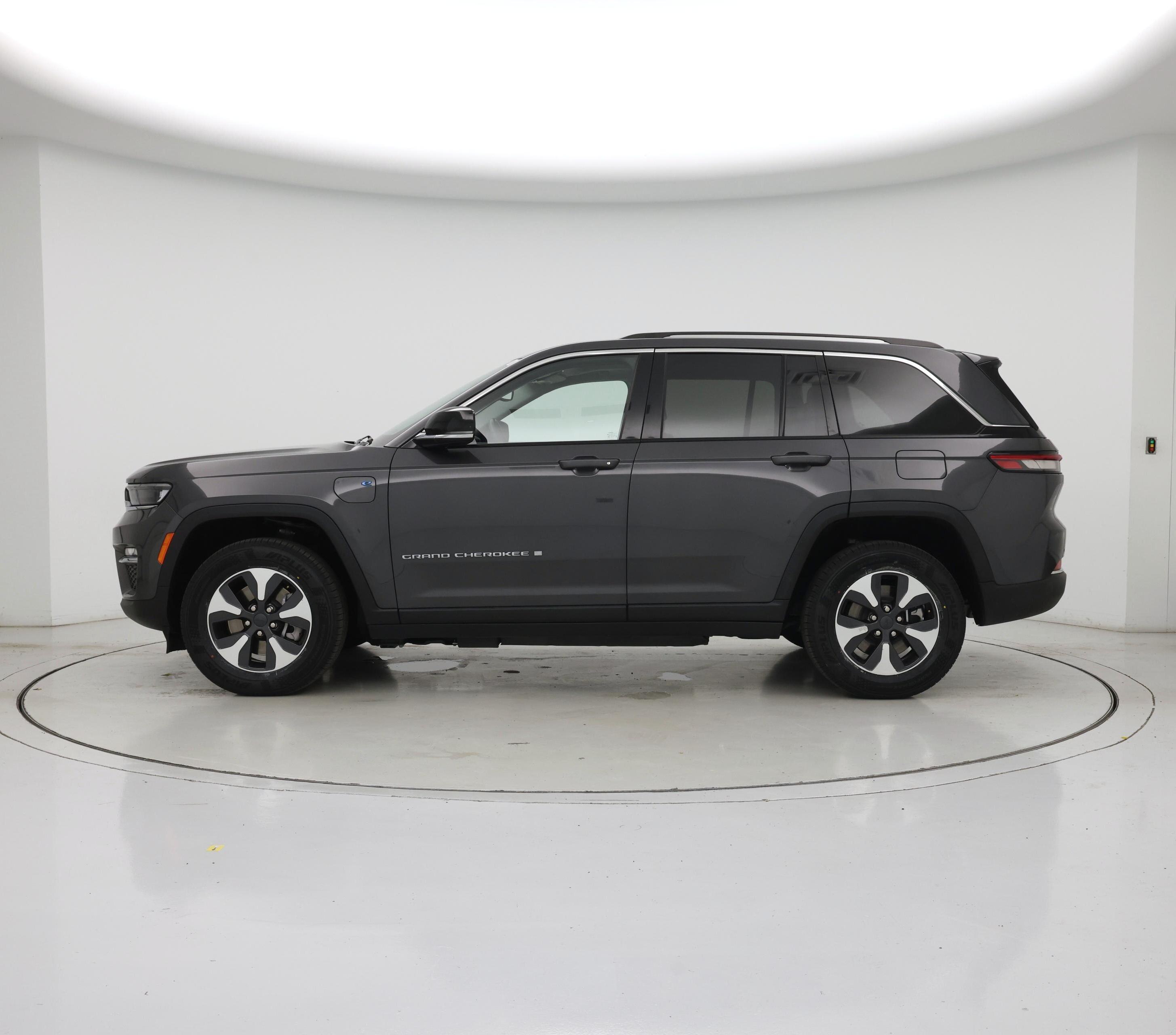 Thumbnail: 2023 Jeep Grand Cherokee - 3