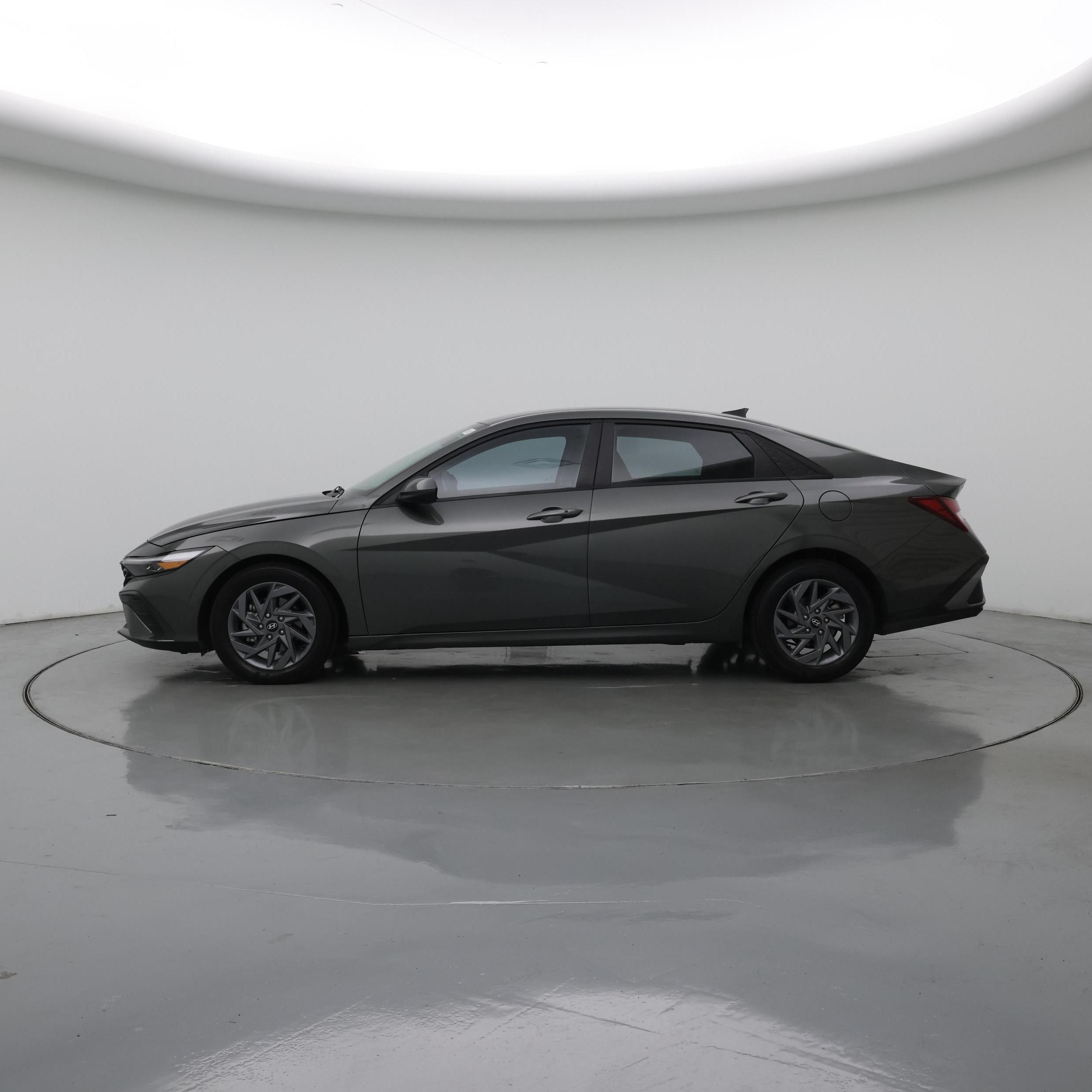 Thumbnail: 2024 Hyundai Elantra - 3