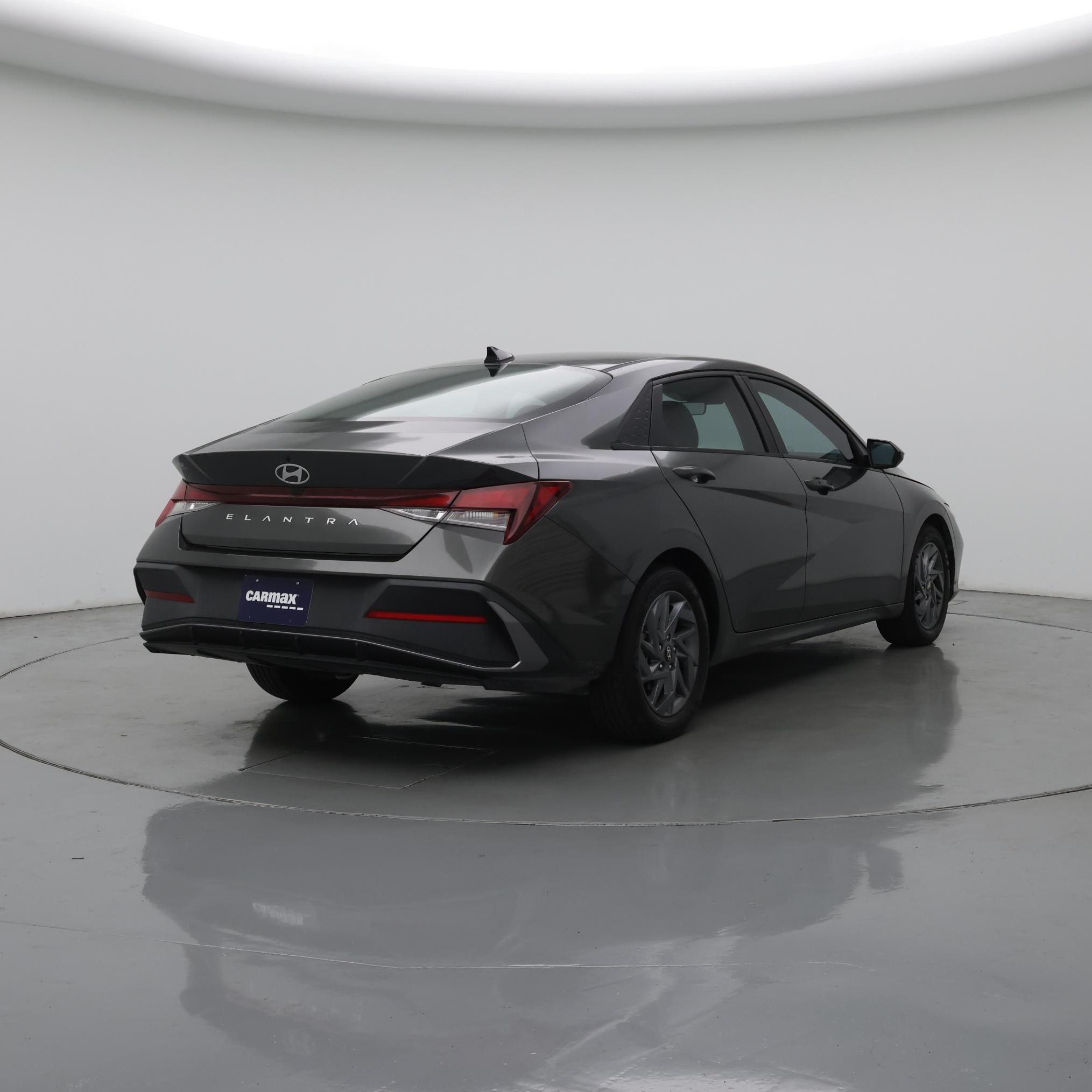 Thumbnail: 2024 Hyundai Elantra - 8
