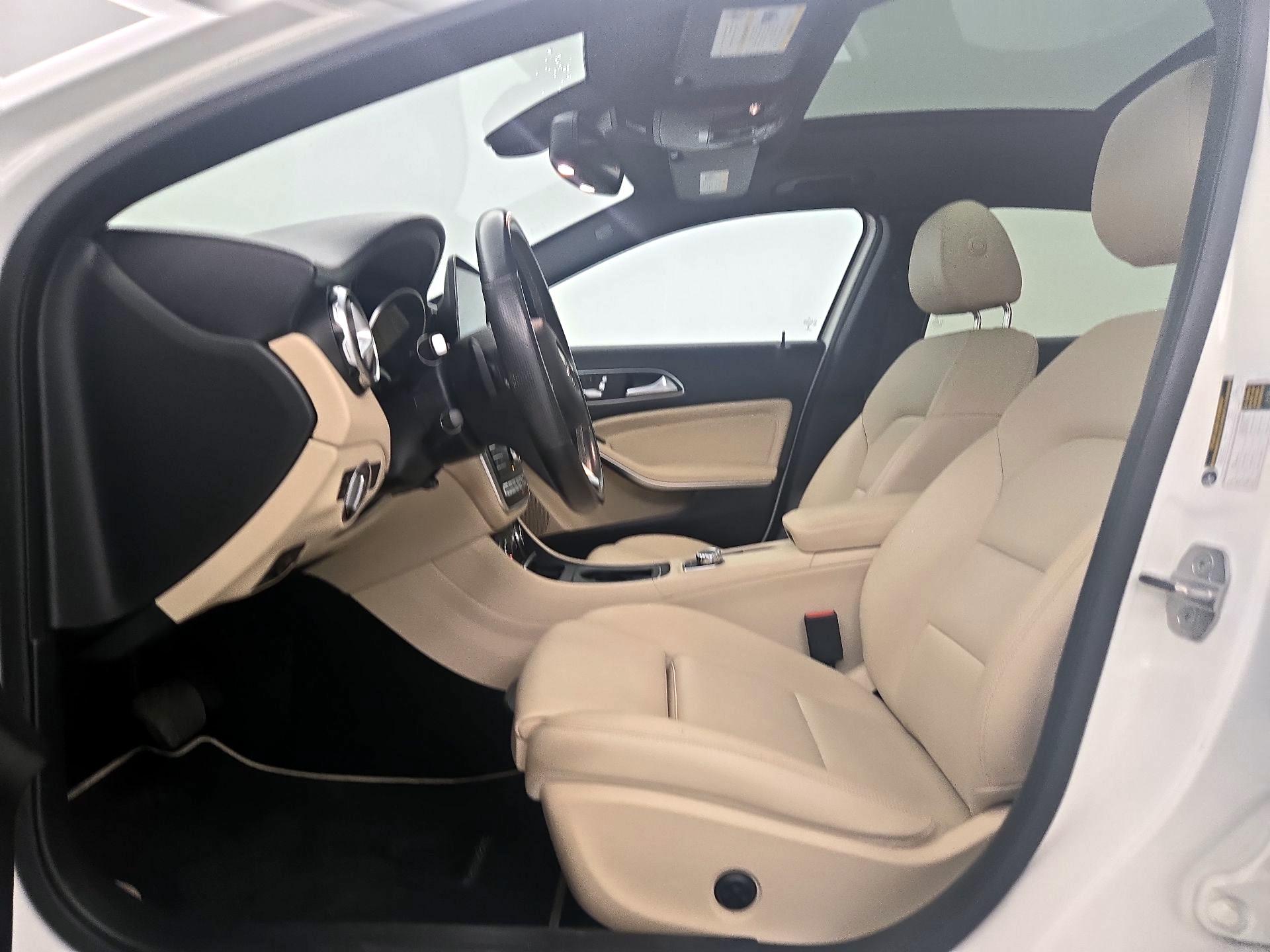 Thumbnail: 2020 Mercedes-Benz GLA - 11