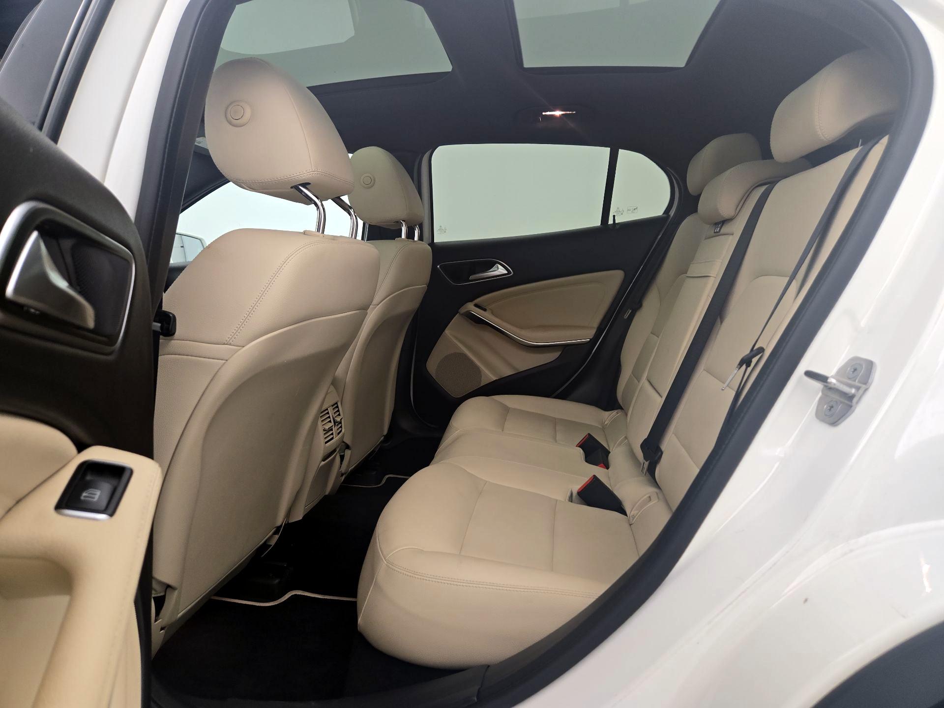 Thumbnail: 2020 Mercedes-Benz GLA - 20