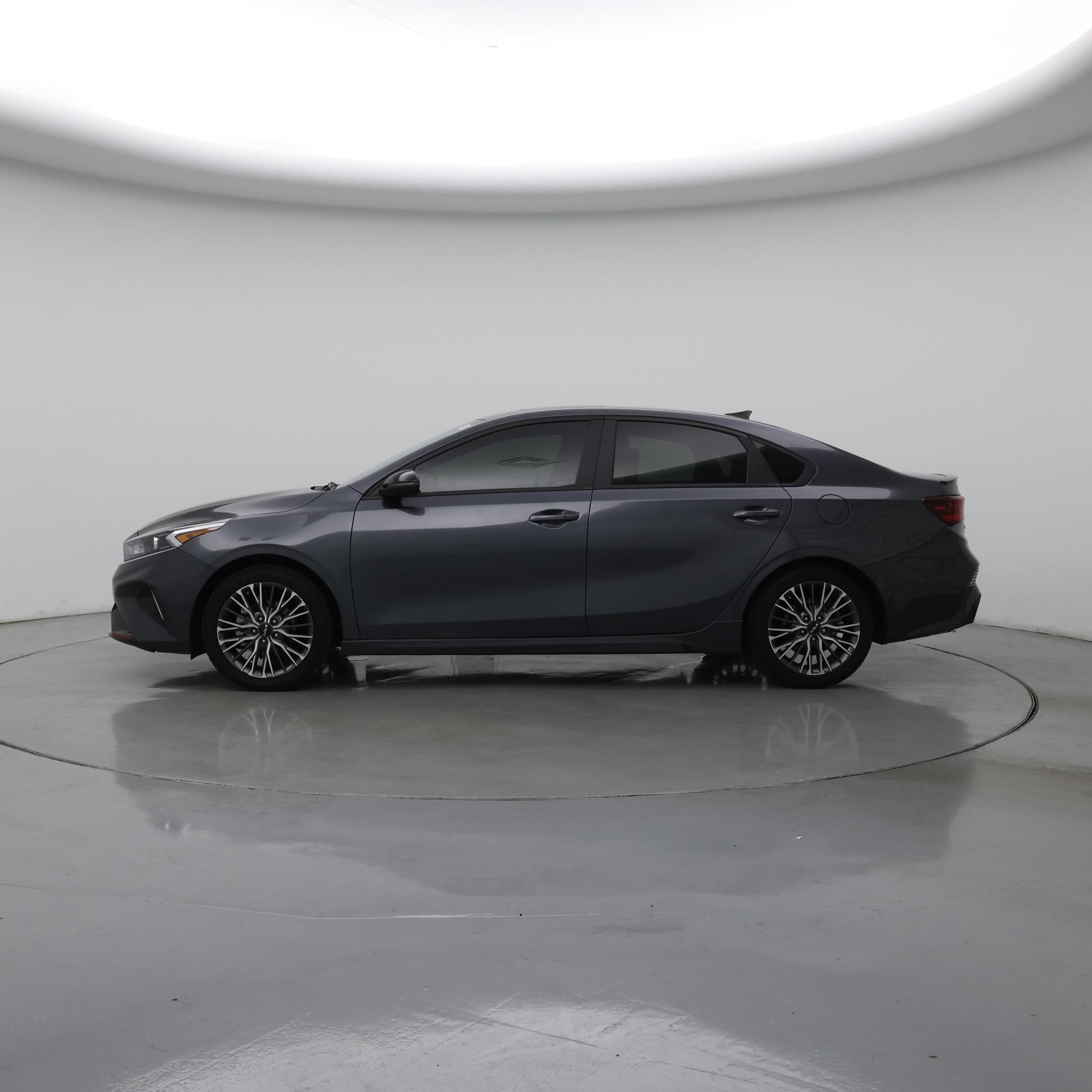 Thumbnail: 2023 Kia Forte - 3