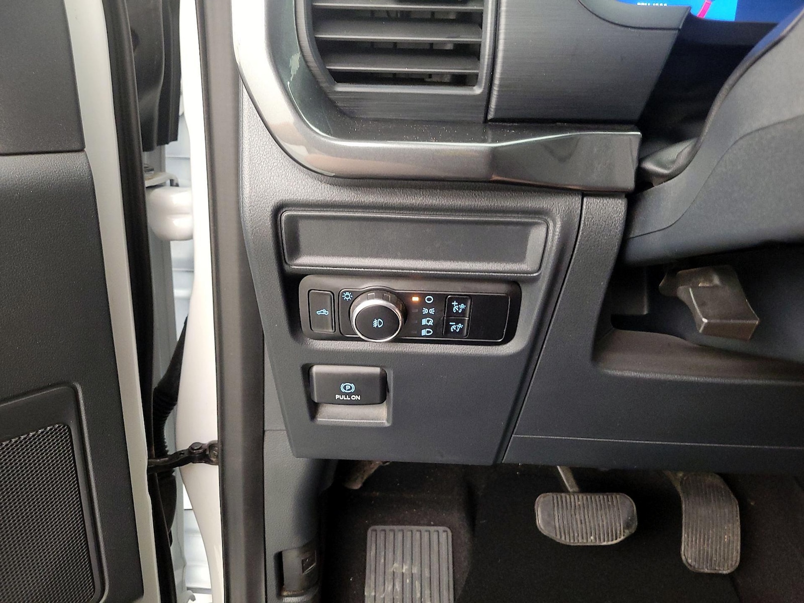 2024 Ford F-150 STX - Photo 14