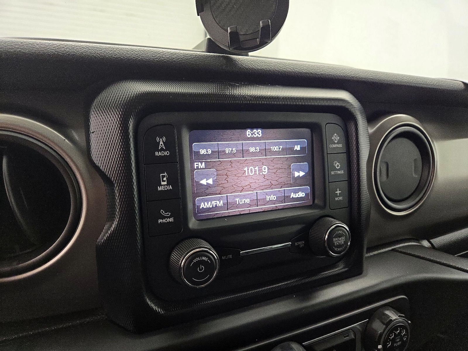 2020 Jeep Gladiator Sport S - Photo 16
