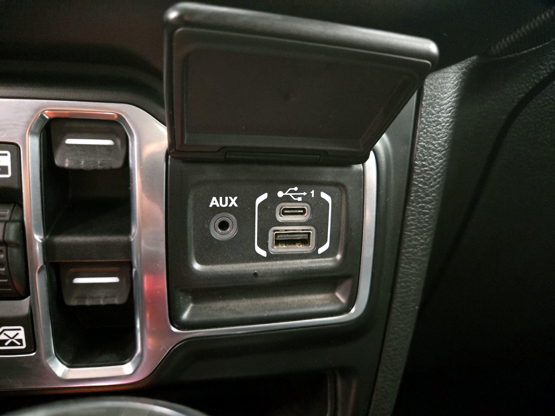 Thumbnail: 2020 Jeep Gladiator - 18