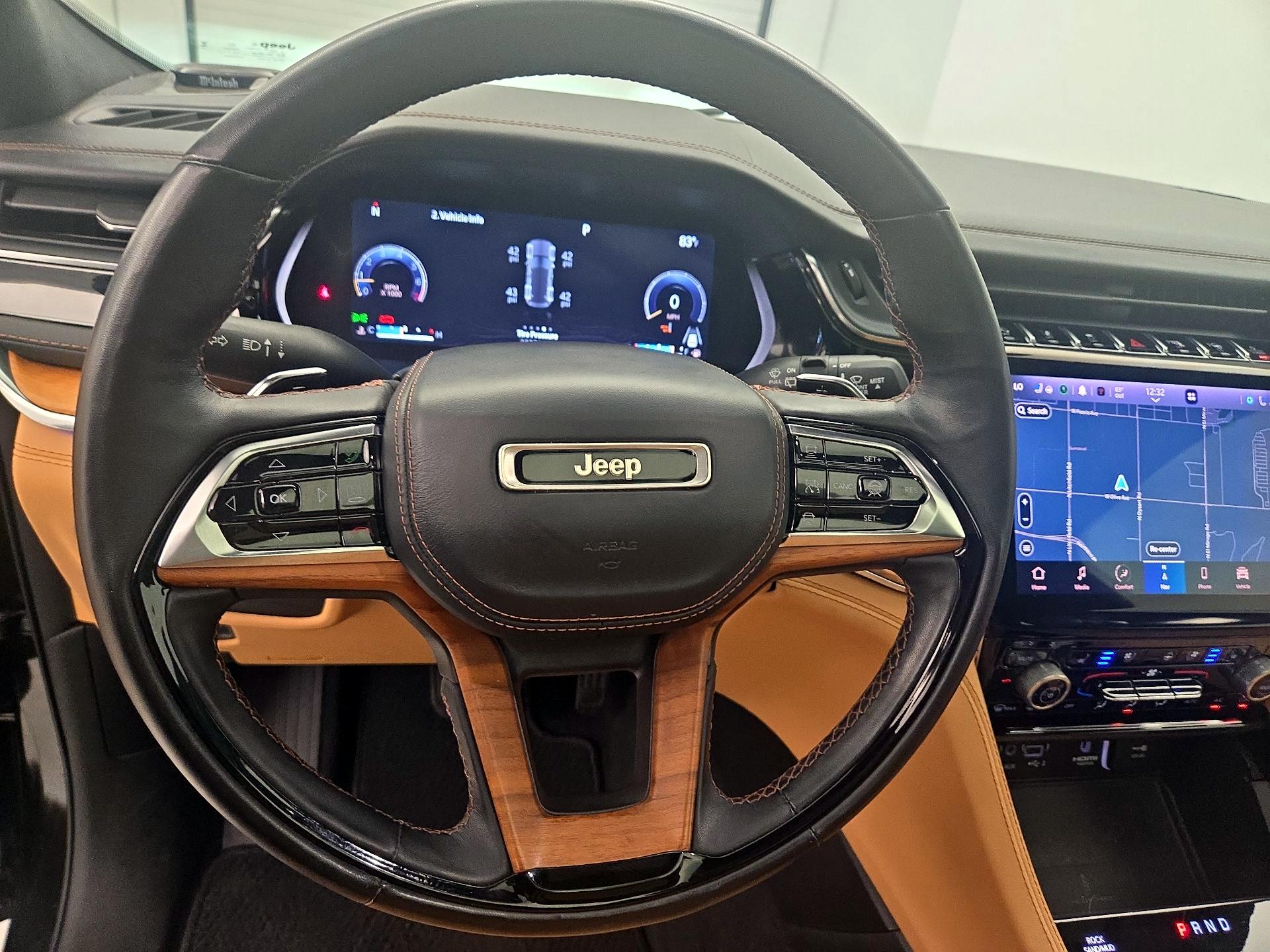 Thumbnail: 2023 Jeep Grand Cherokee - 10