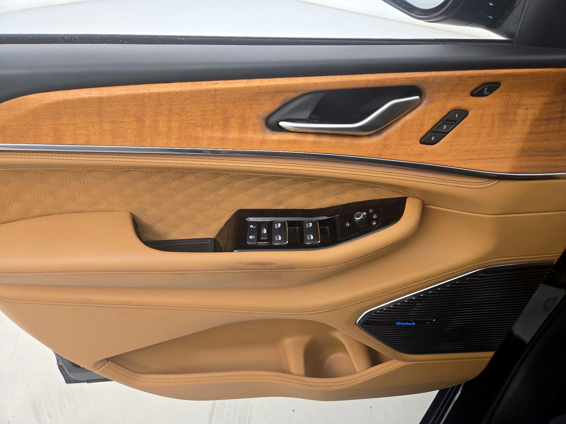 Thumbnail: 2023 Jeep Grand Cherokee - 12