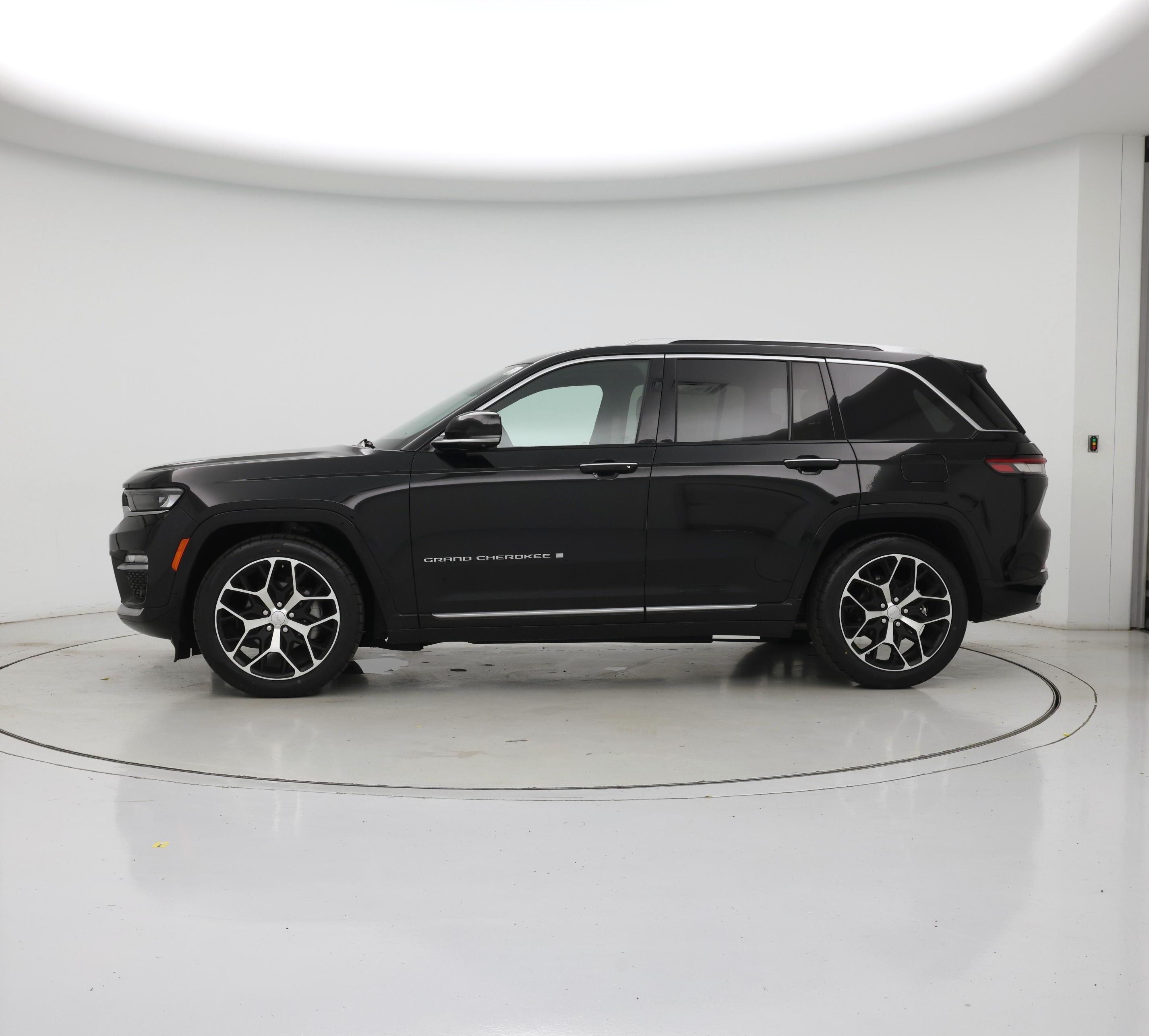 Thumbnail: 2023 Jeep Grand Cherokee - 3