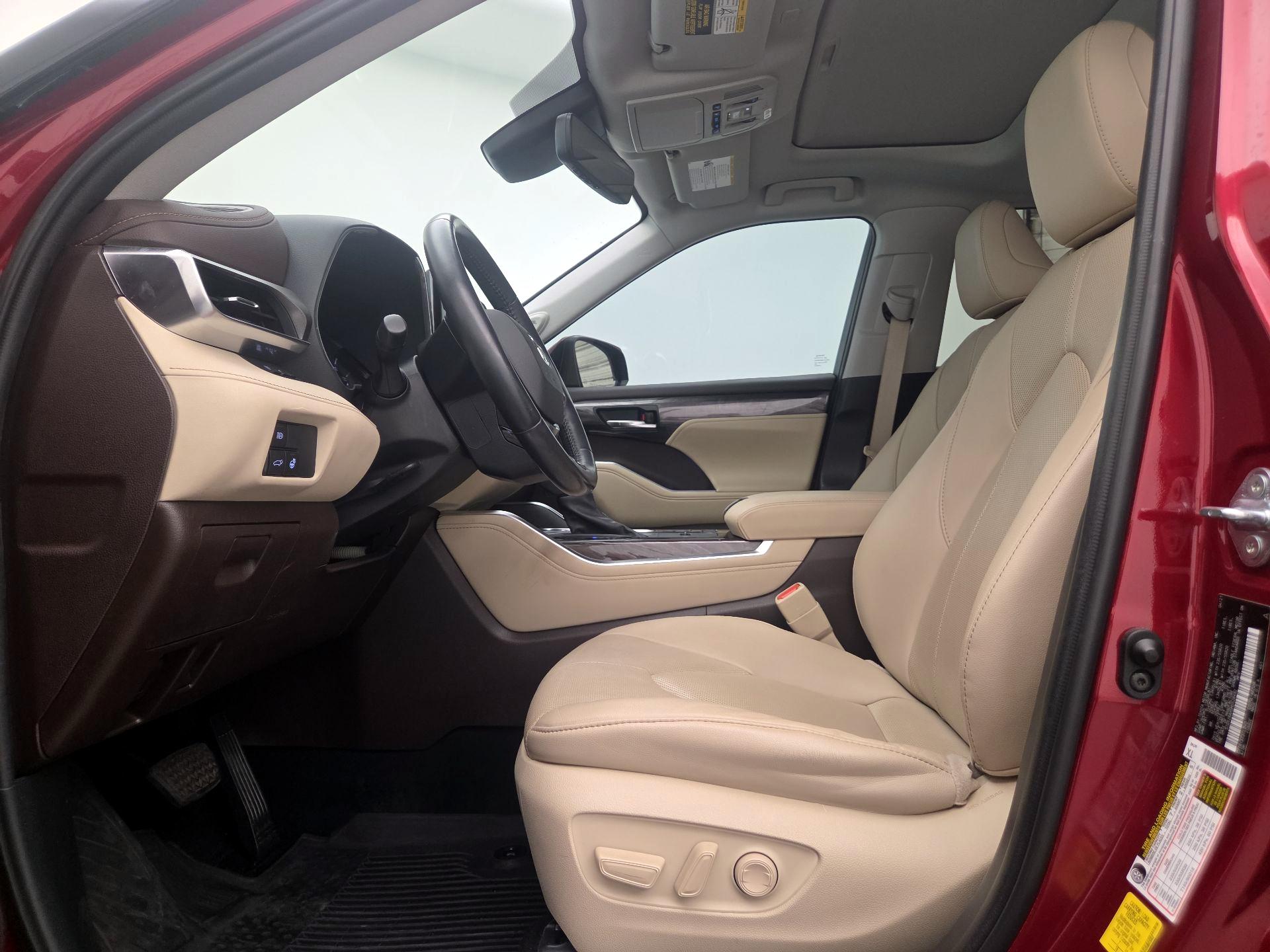 Thumbnail: 2021 Toyota Highlander - 11