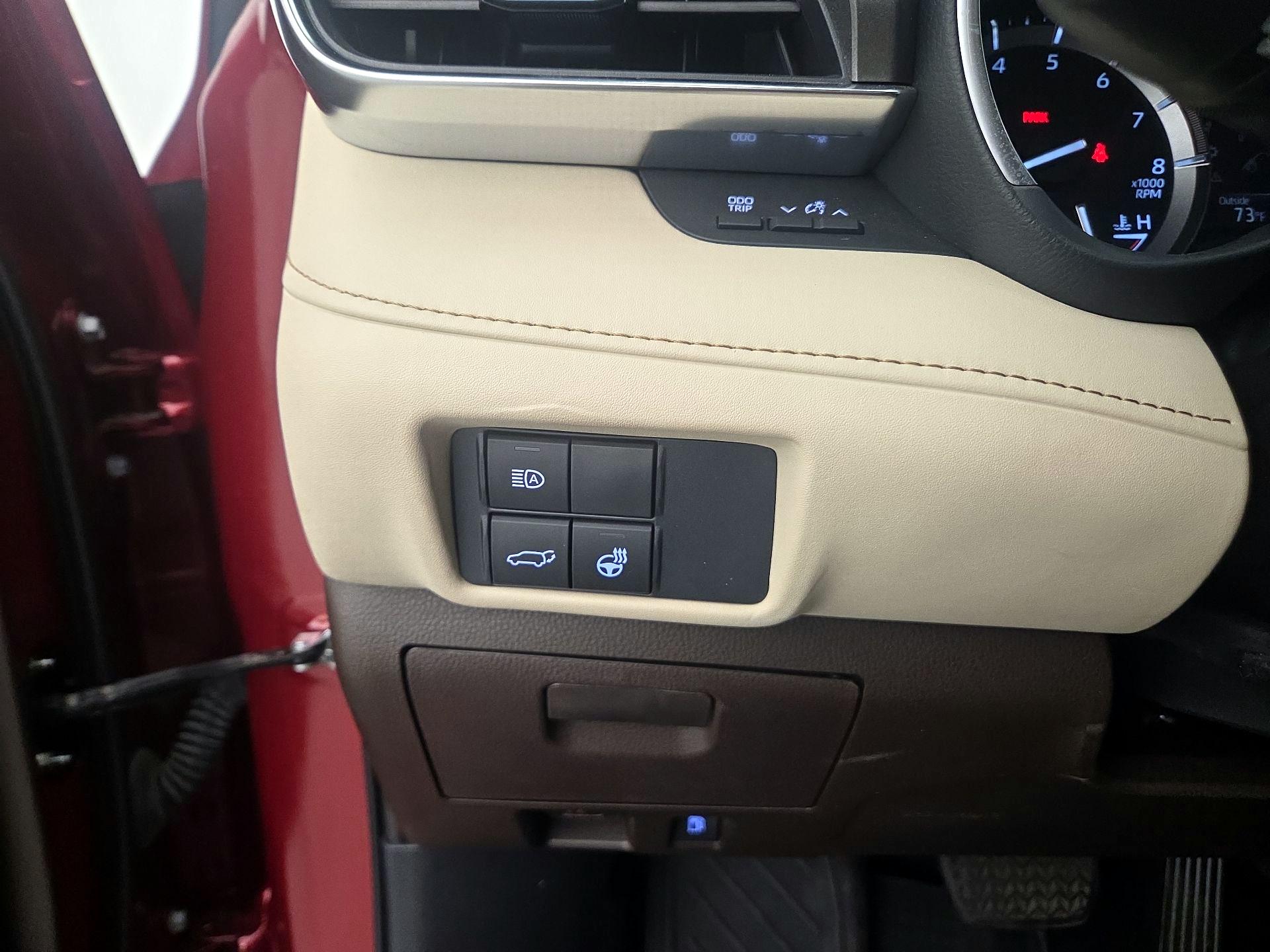 Thumbnail: 2021 Toyota Highlander - 13