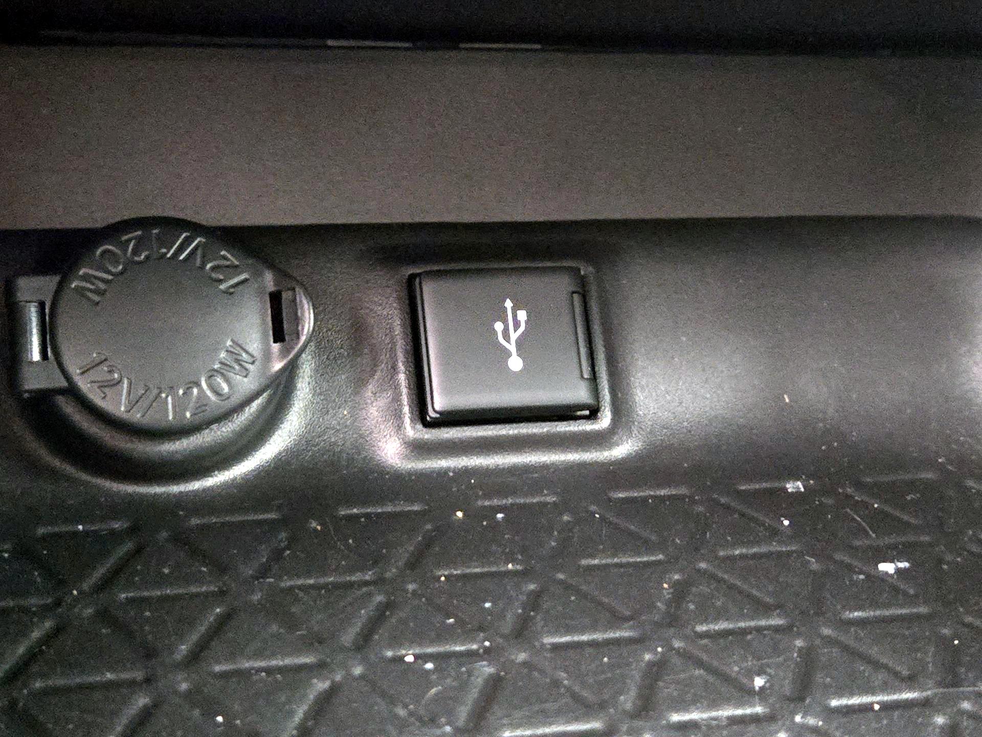Thumbnail: 2021 Toyota RAV4 - 18