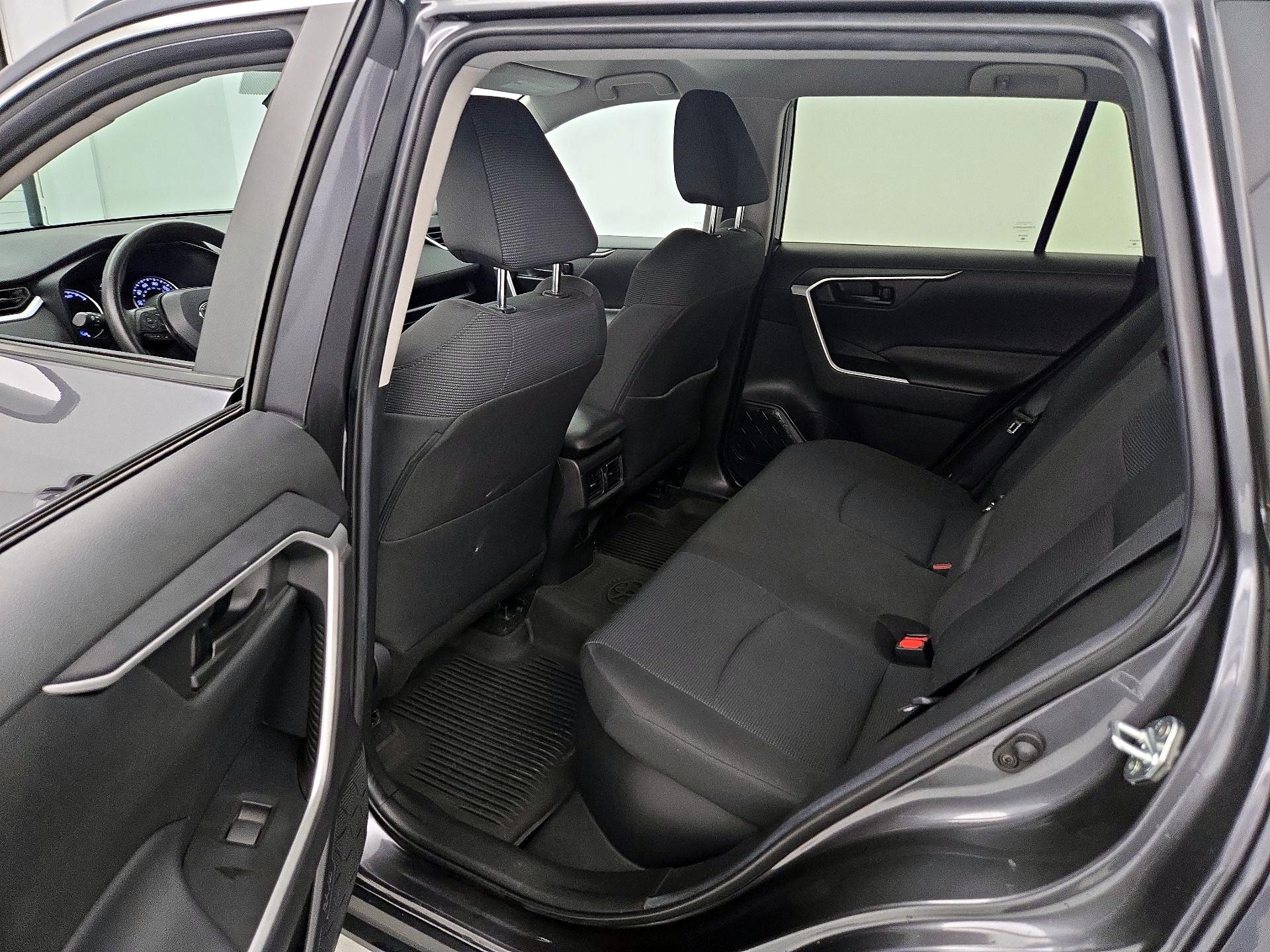 Thumbnail: 2021 Toyota RAV4 - 19