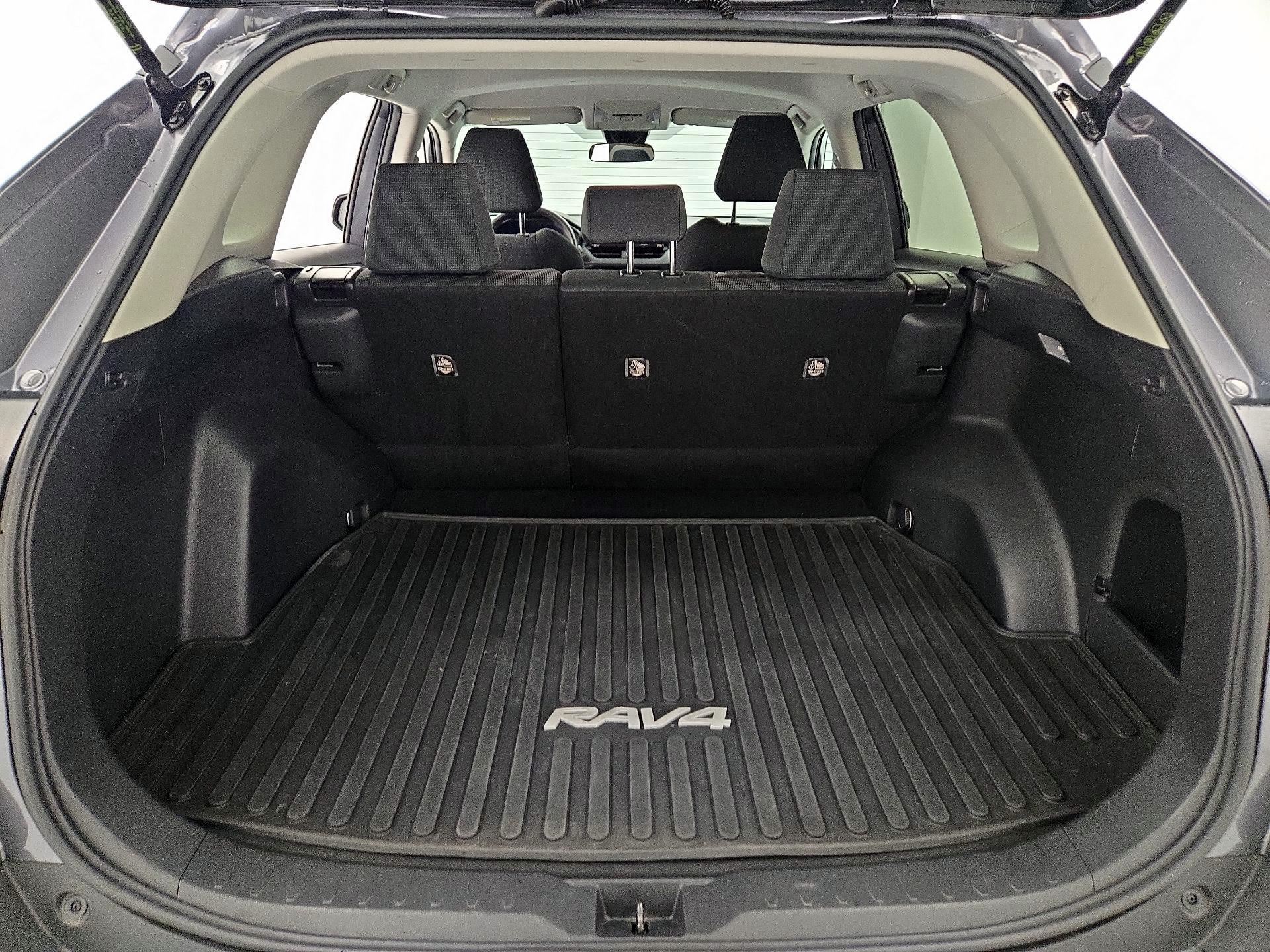 Thumbnail: 2021 Toyota RAV4 - 20