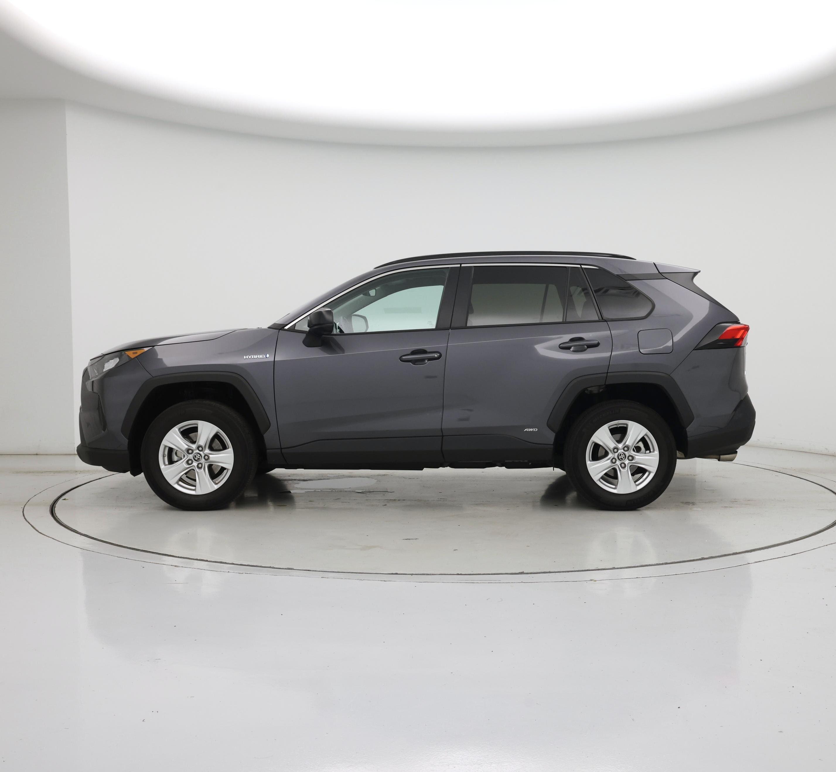 Thumbnail: 2021 Toyota RAV4 - 3