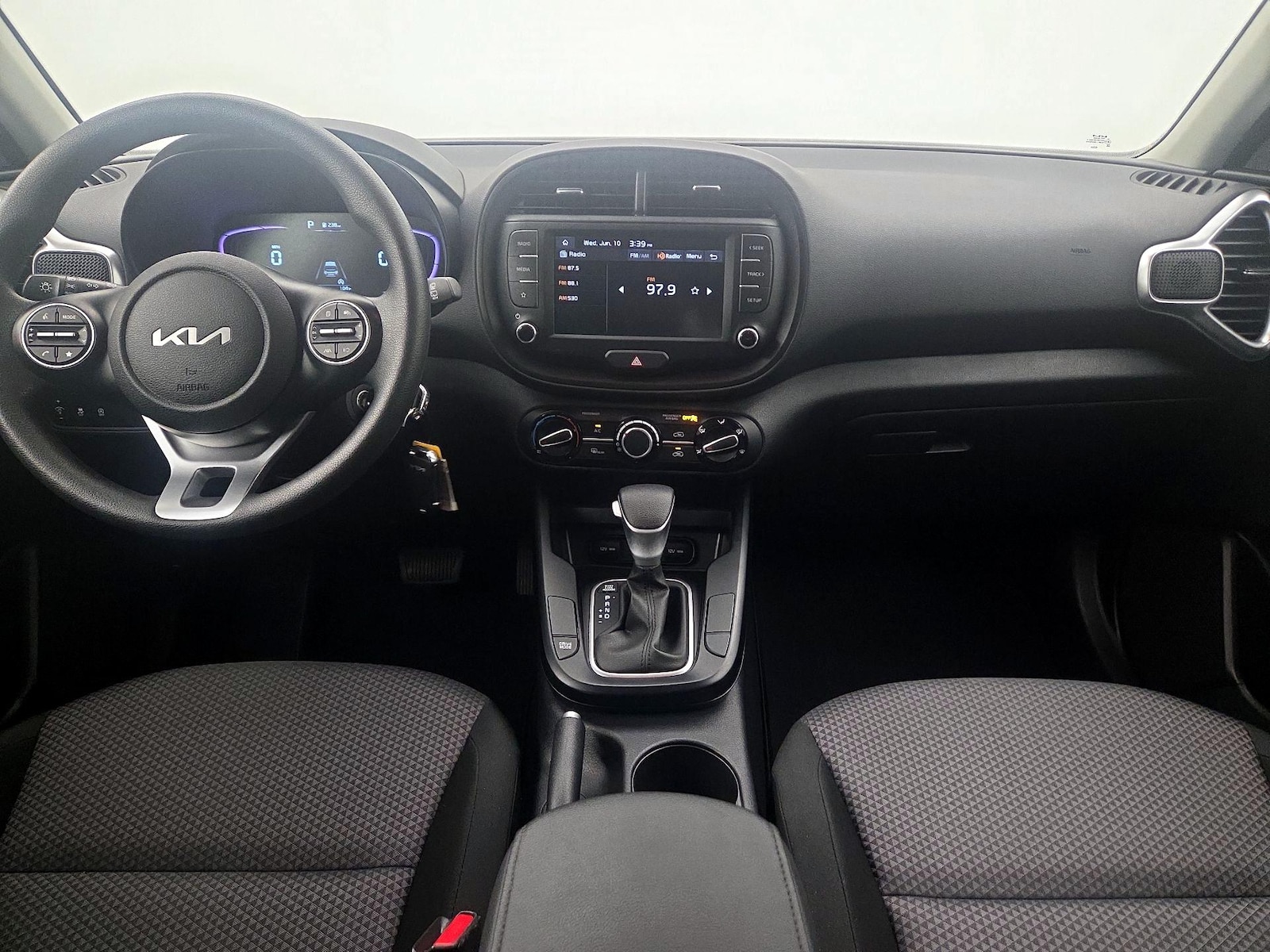 2025 Kia Soul LX - Photo 10
