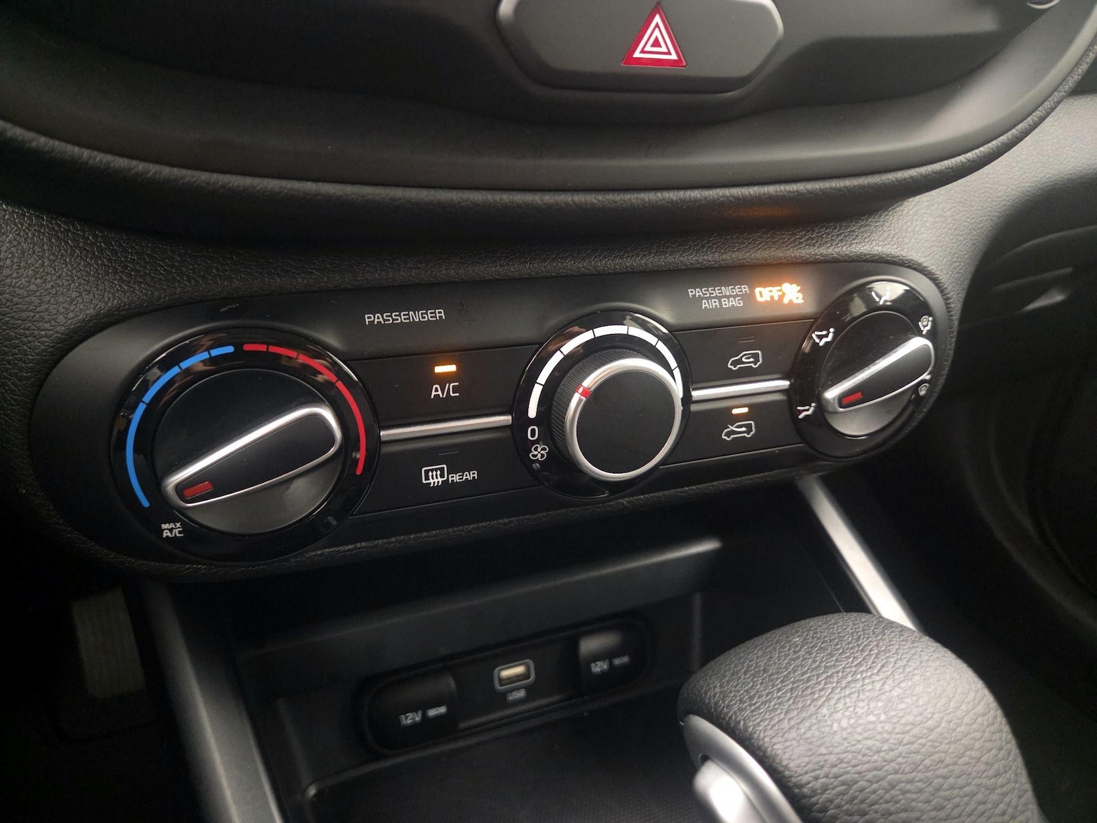 2025 Kia Soul LX - Photo 17