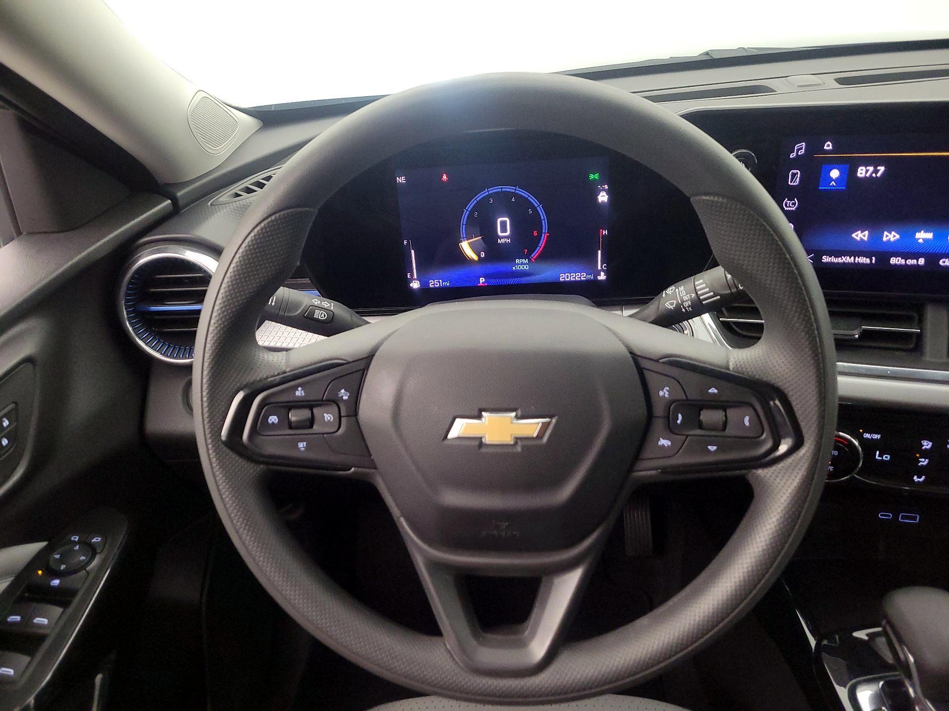Thumbnail: 2025 Chevrolet Trax - 10