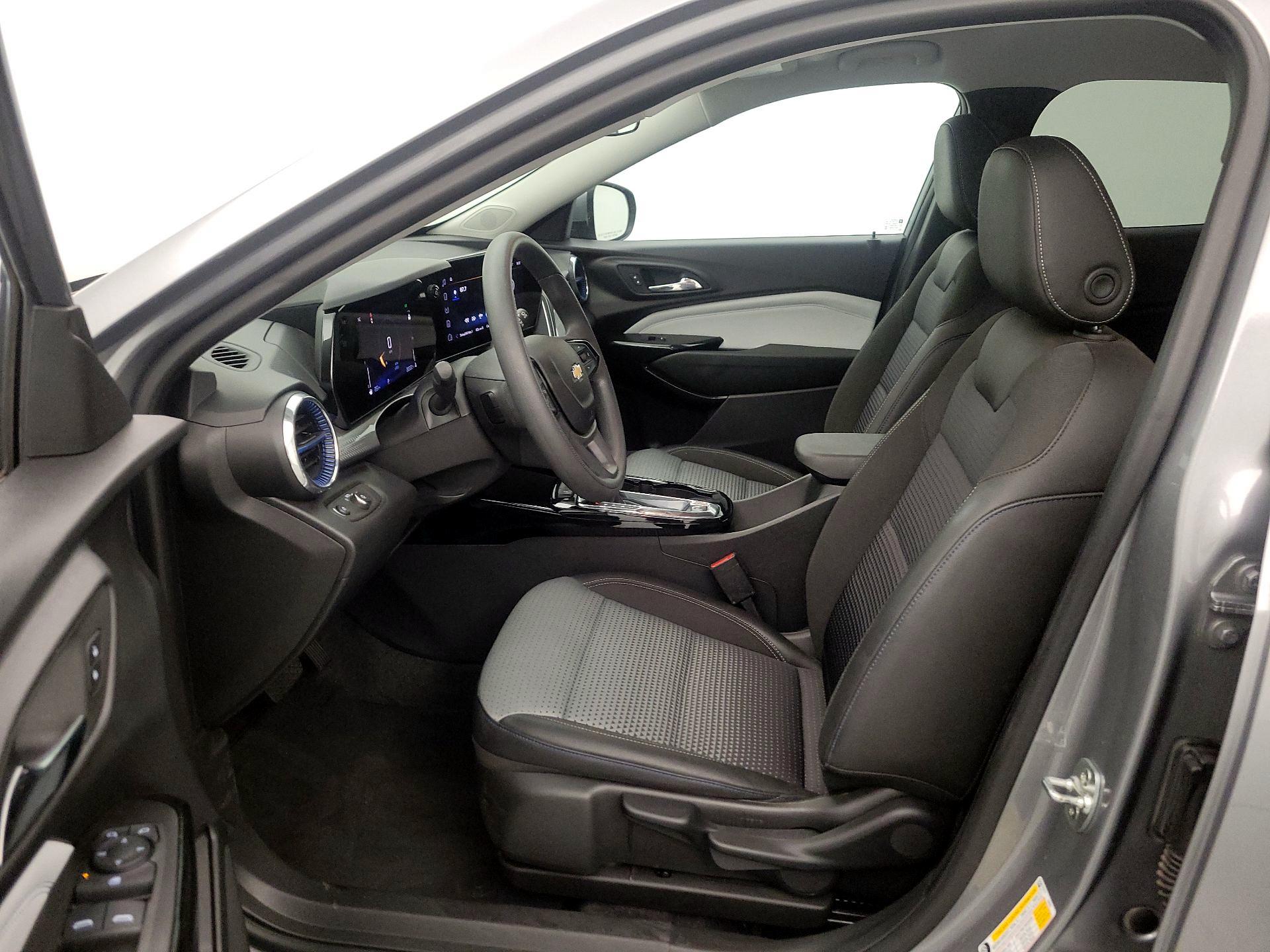 Thumbnail: 2025 Chevrolet Trax - 11