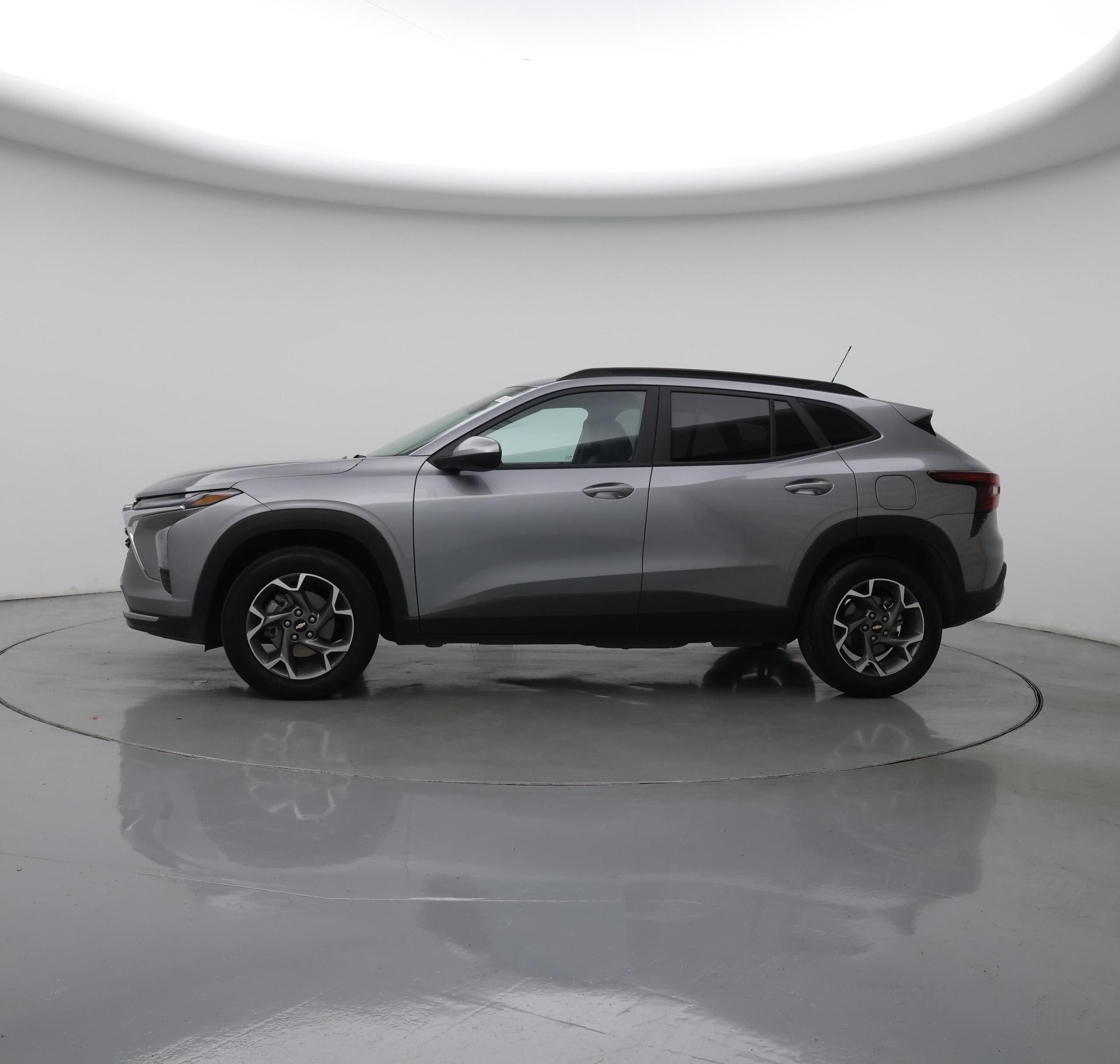 Thumbnail: 2025 Chevrolet Trax - 3