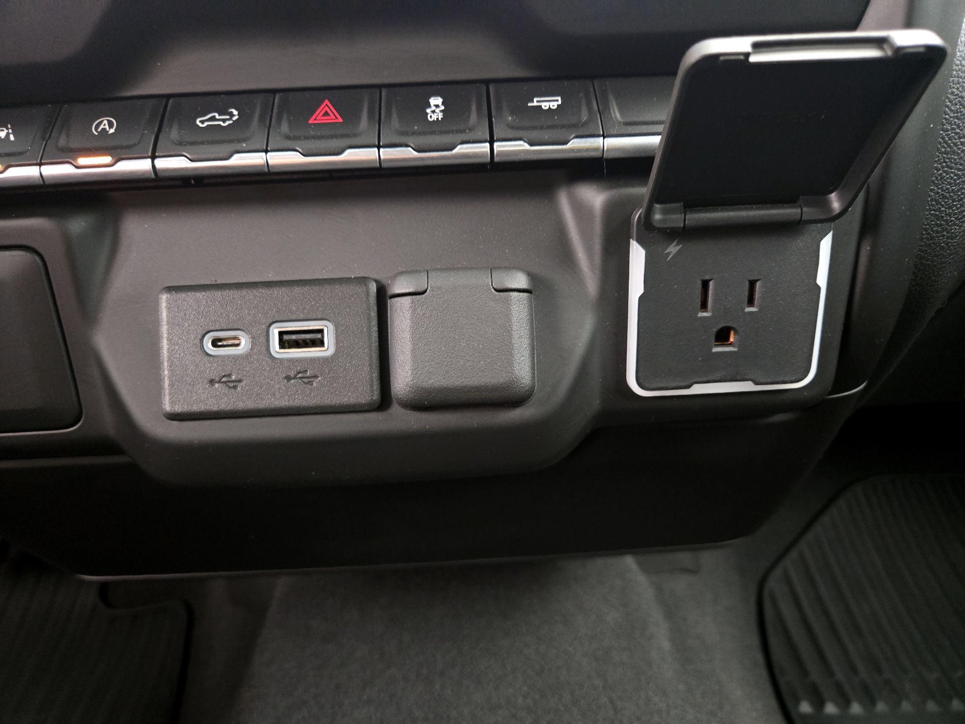 Thumbnail: 2023 Chevrolet Silverado 1500 - 18