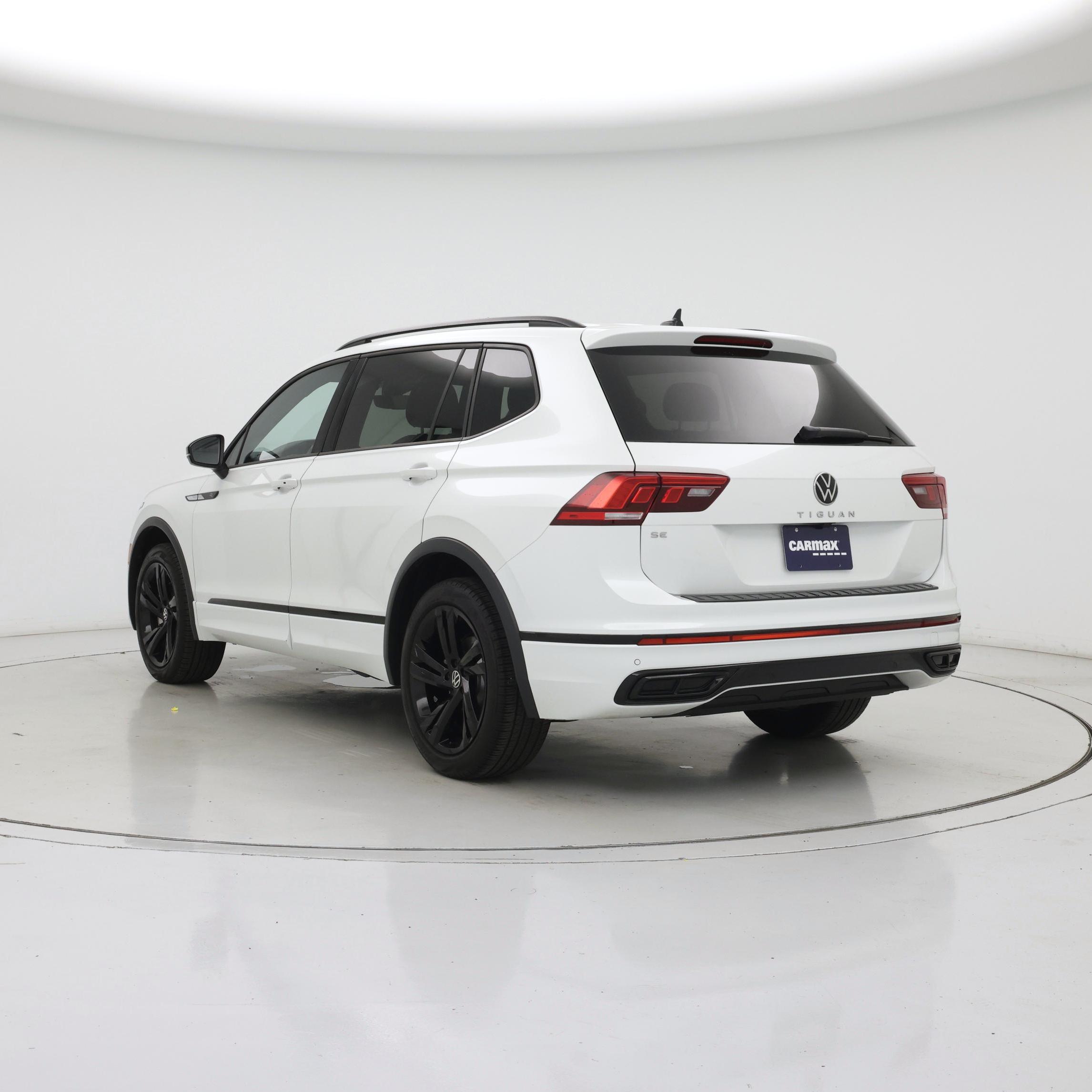 Thumbnail: 2023 Volkswagen Tiguan - 2