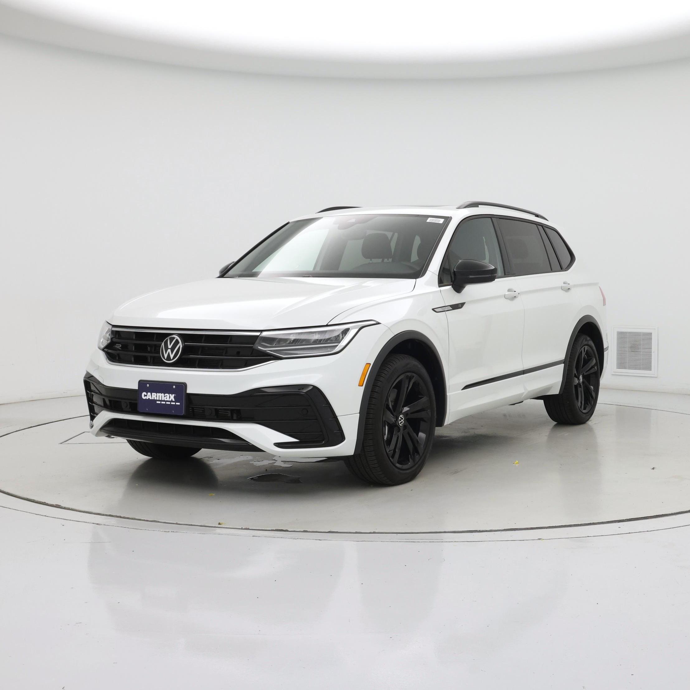 Thumbnail: 2023 Volkswagen Tiguan - 4