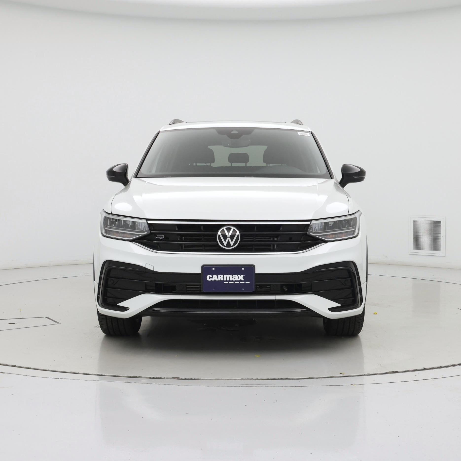 Thumbnail: 2023 Volkswagen Tiguan - 5