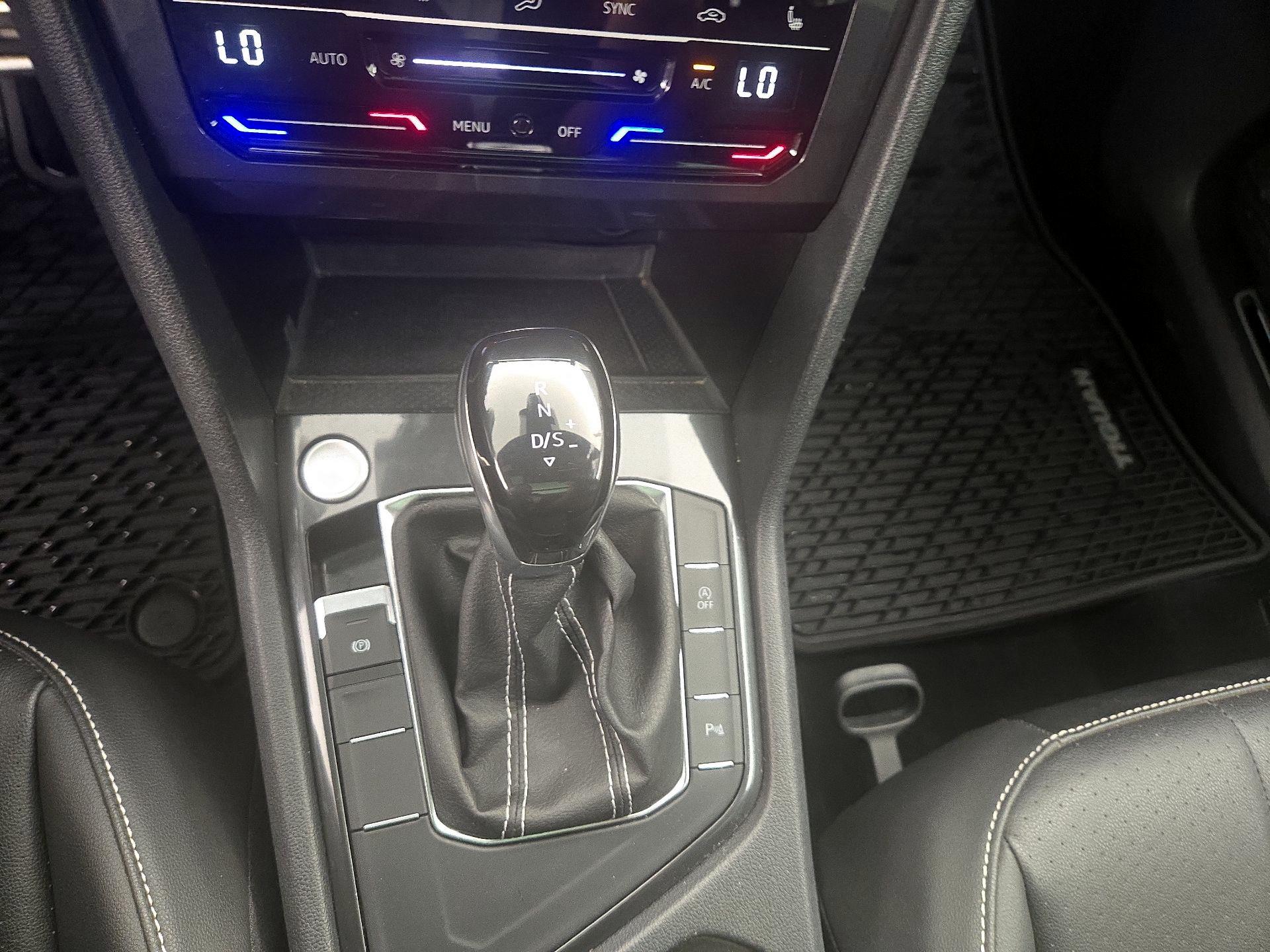 Thumbnail: 2023 Volkswagen Tiguan - 17