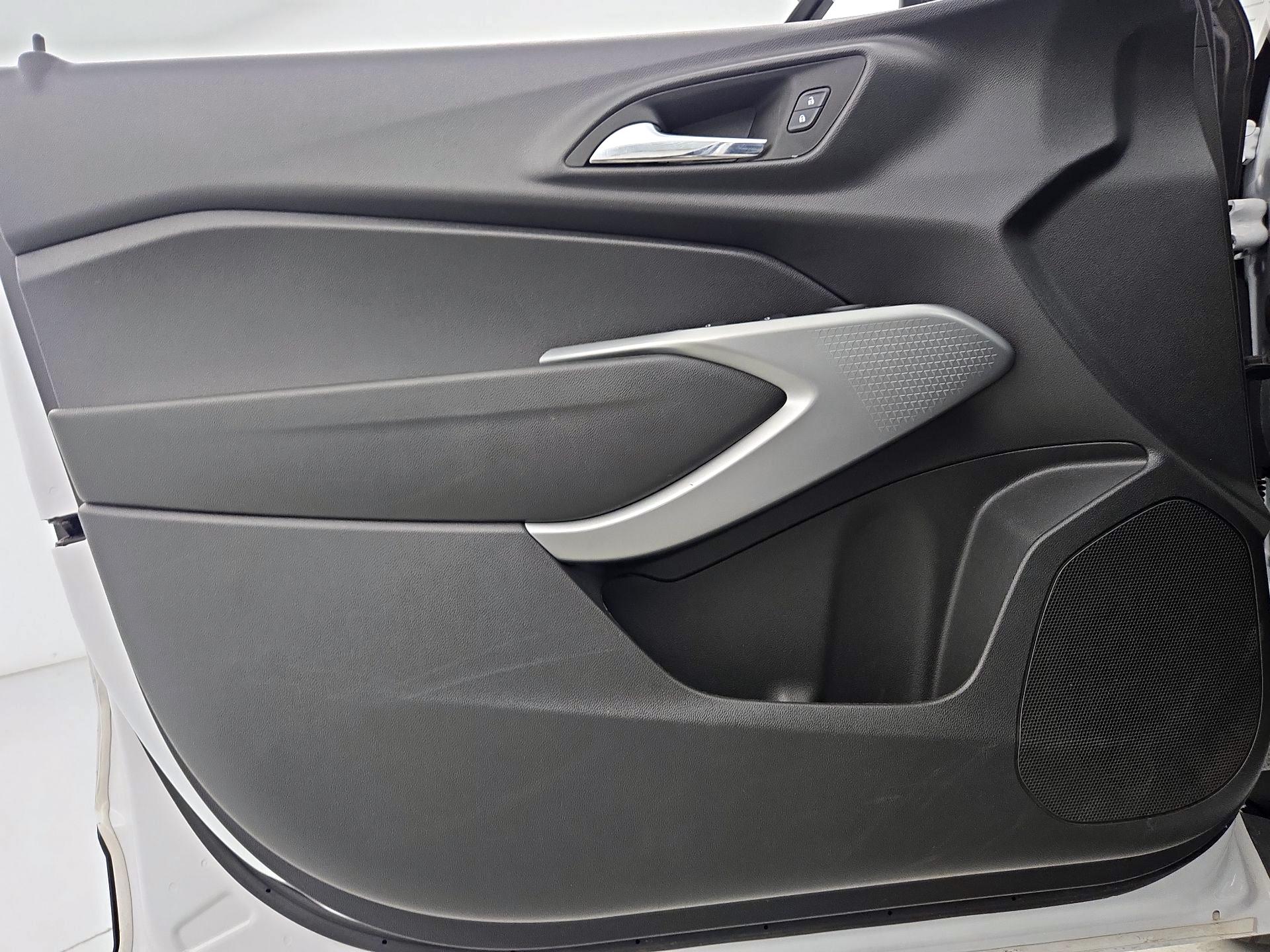 Thumbnail: 2025 Chevrolet Trax - 12
