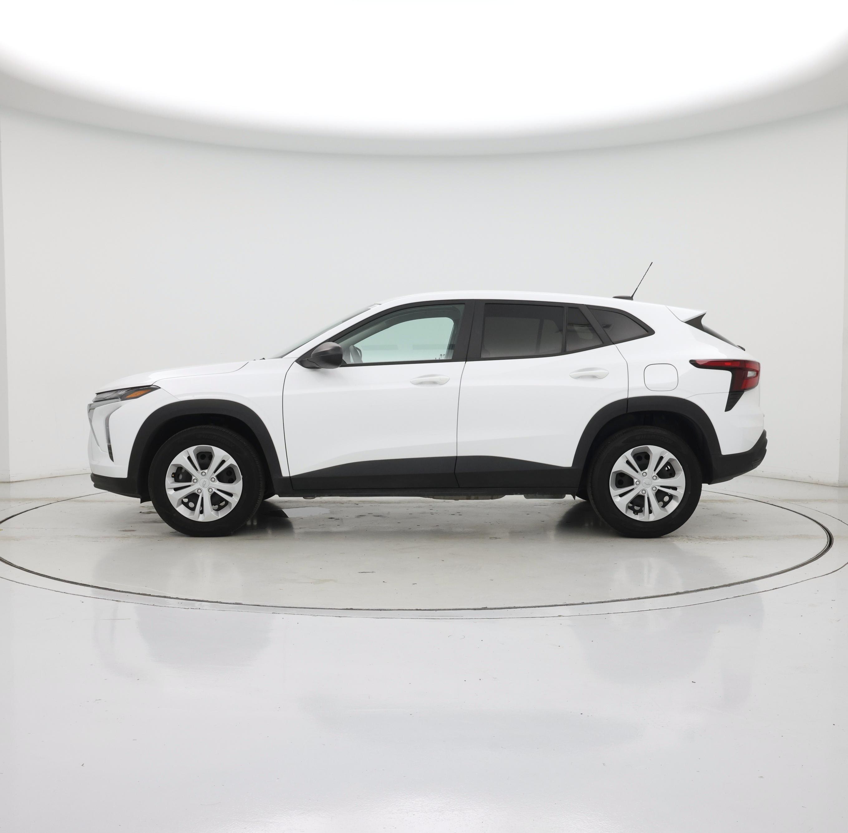 Thumbnail: 2025 Chevrolet Trax - 3