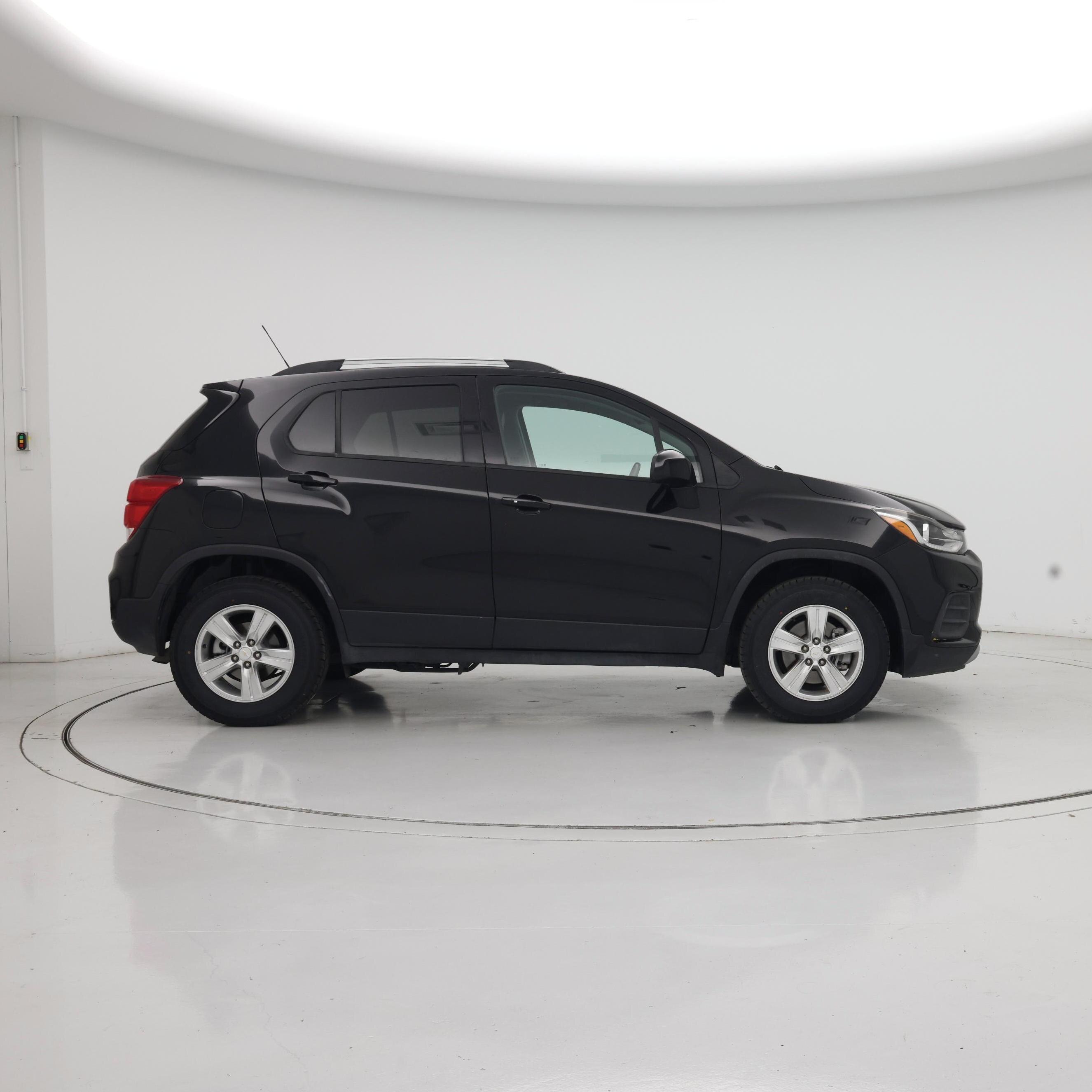 Thumbnail: 2022 Chevrolet Trax - 7