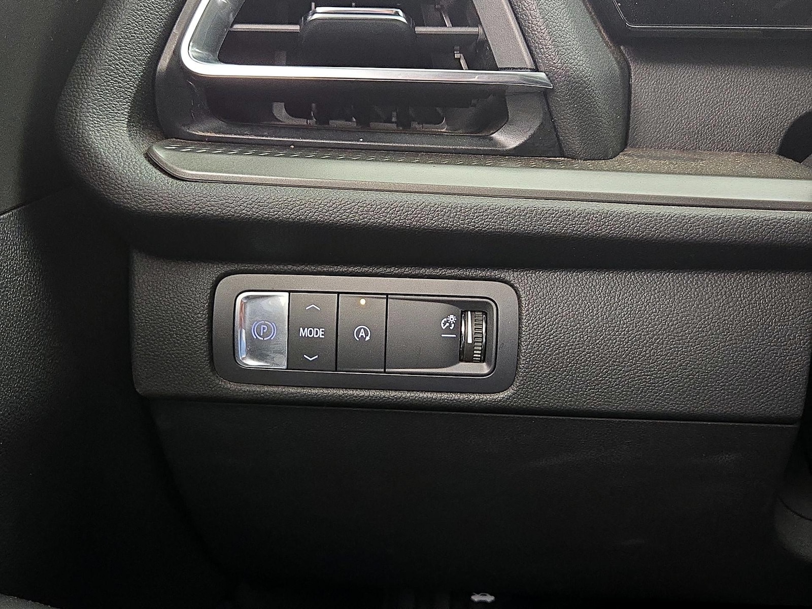 2025 Chevrolet Traverse LT - Photo 14