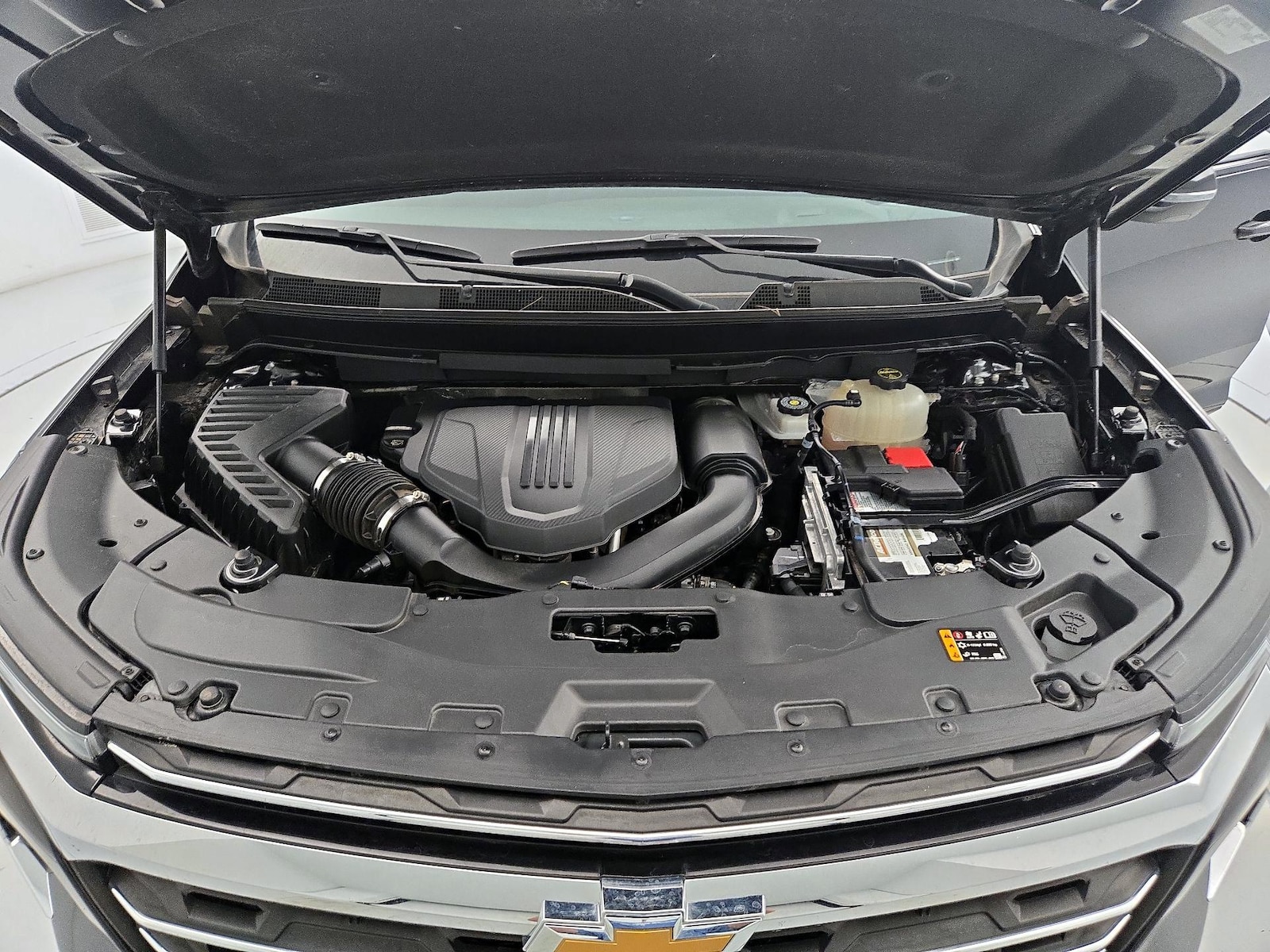 2025 Chevrolet Traverse LT - Photo 24