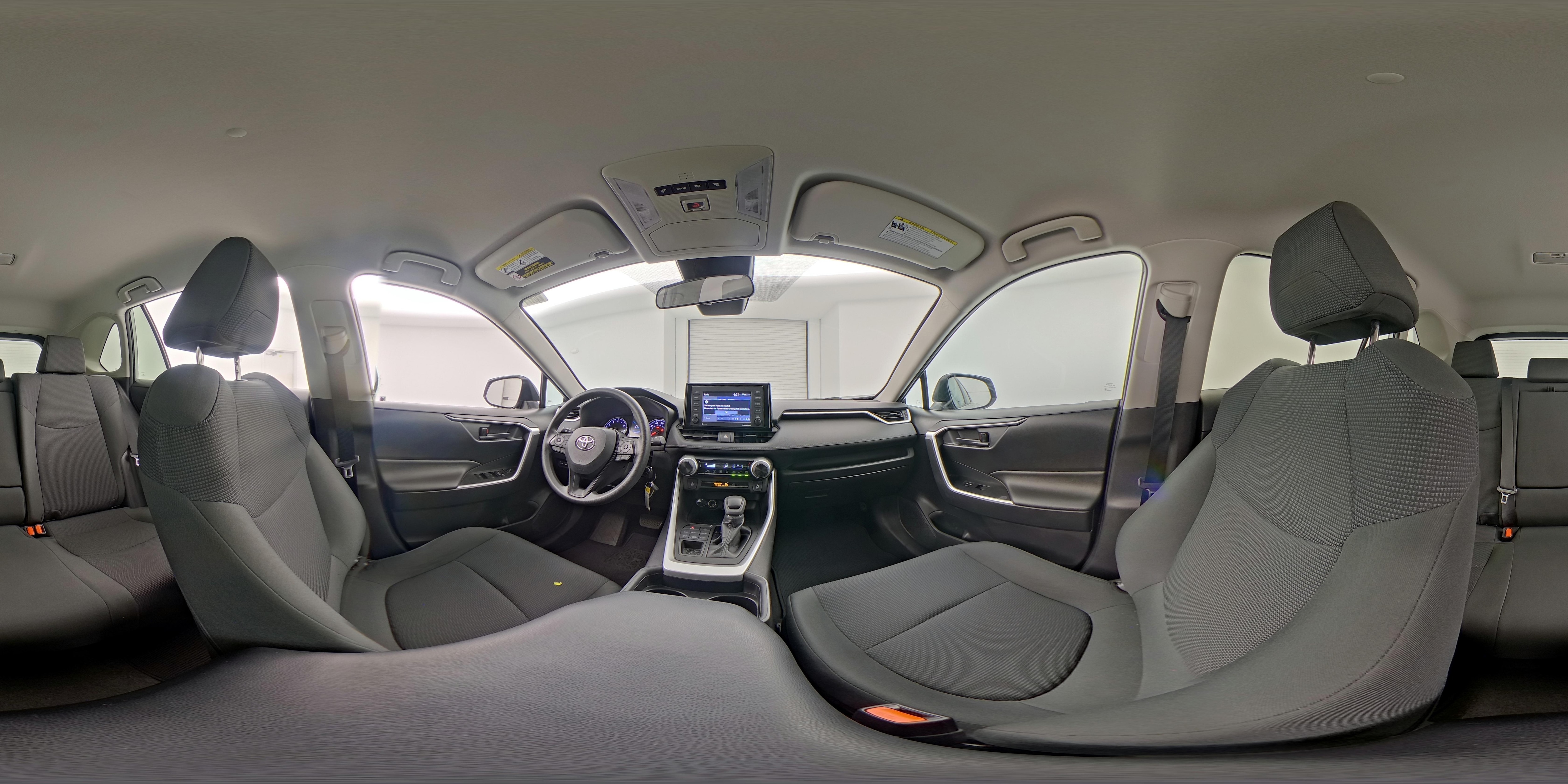 2021 Toyota RAV4 LE - Photo 22