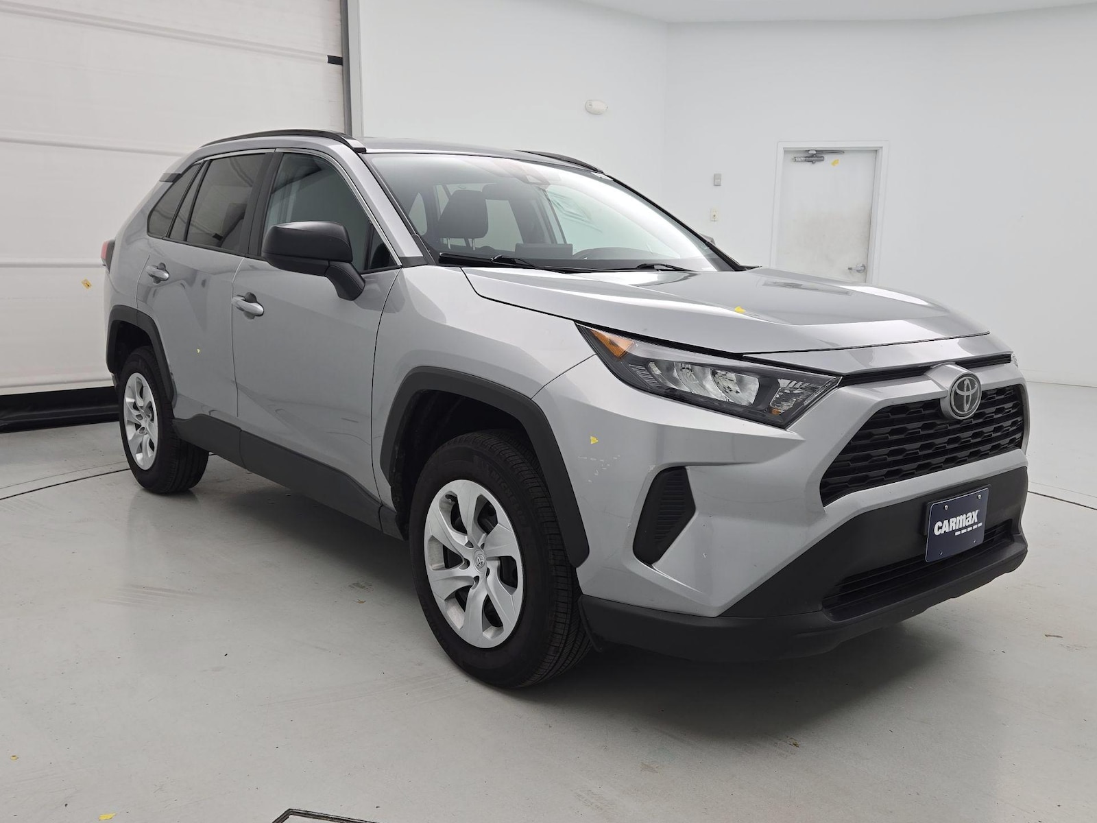 2021 Toyota RAV4 LE - Photo 1