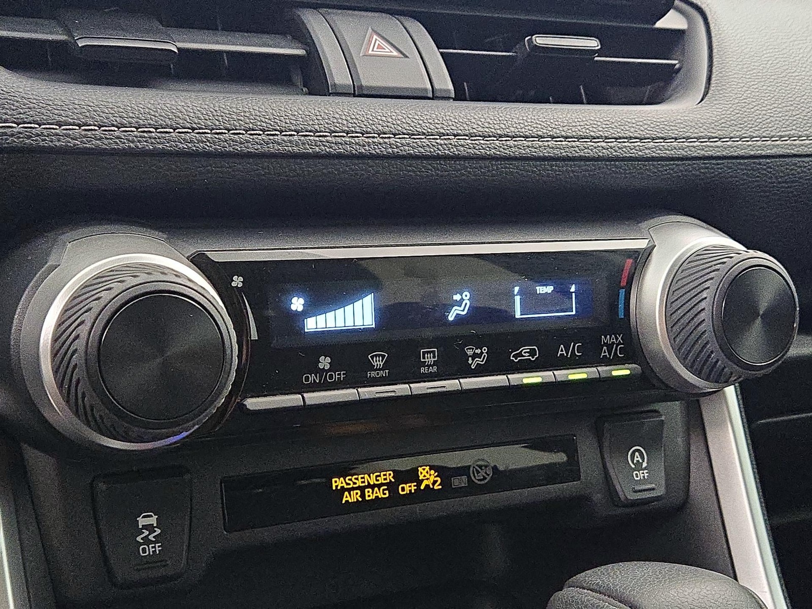 2021 Toyota RAV4 LE - Photo 15