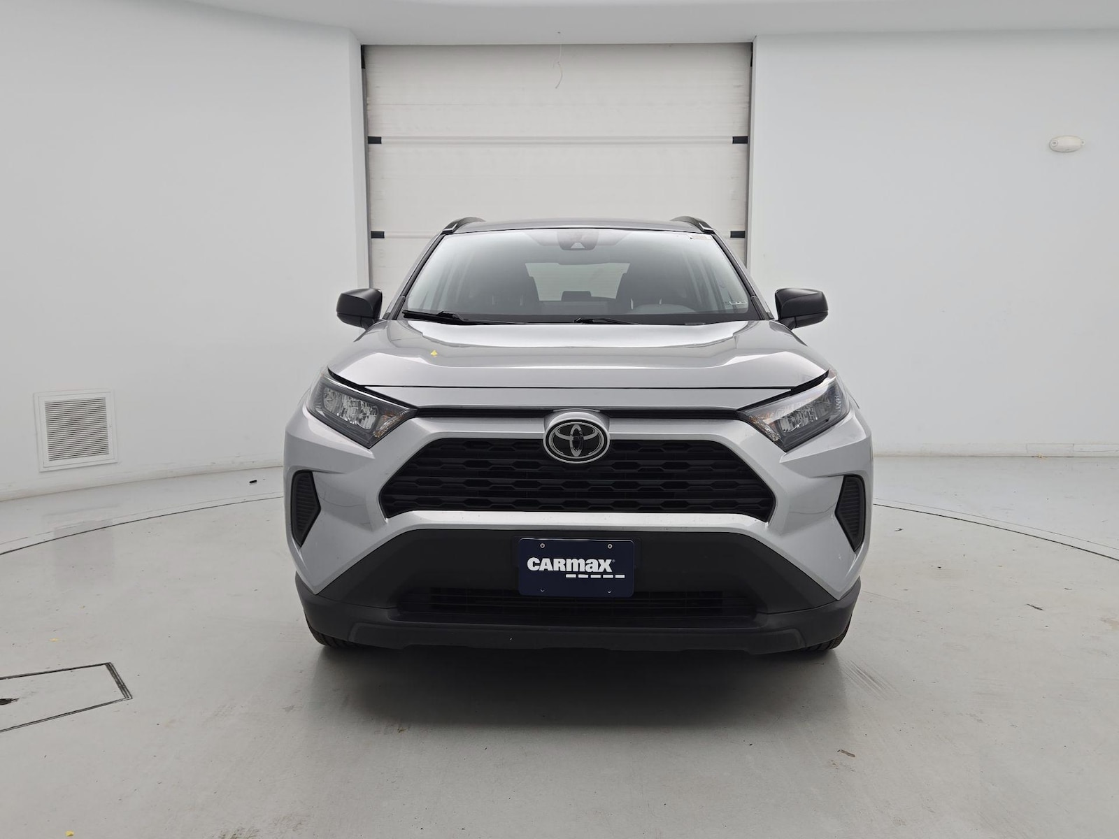 2021 Toyota RAV4 LE - Photo 2