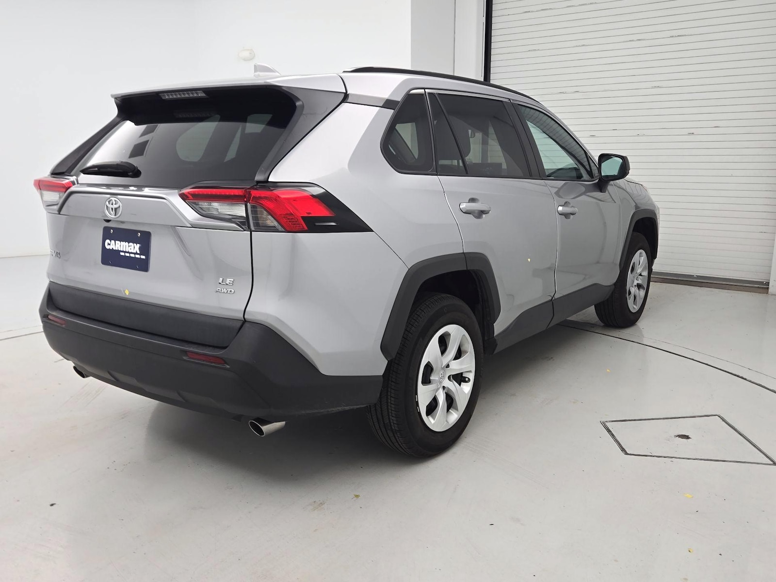 2021 Toyota RAV4 LE - Photo 5