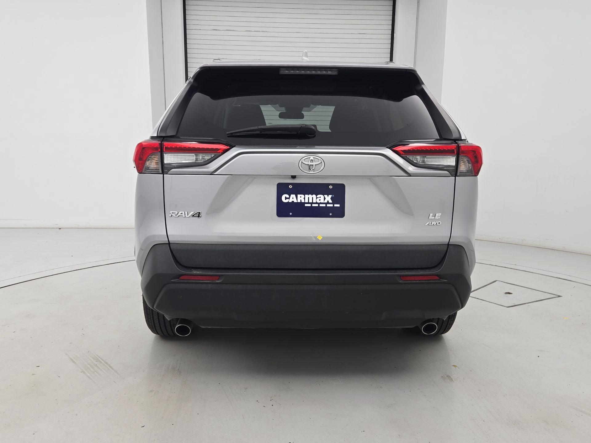 Thumbnail: 2021 Toyota RAV4 - 6