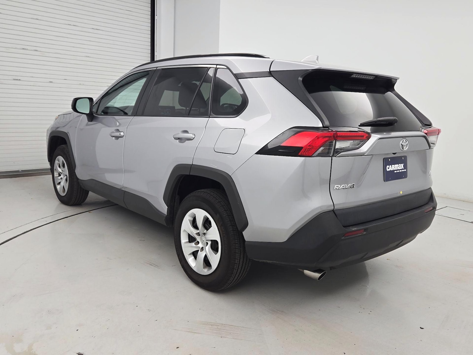 2021 Toyota RAV4 LE - Photo 7